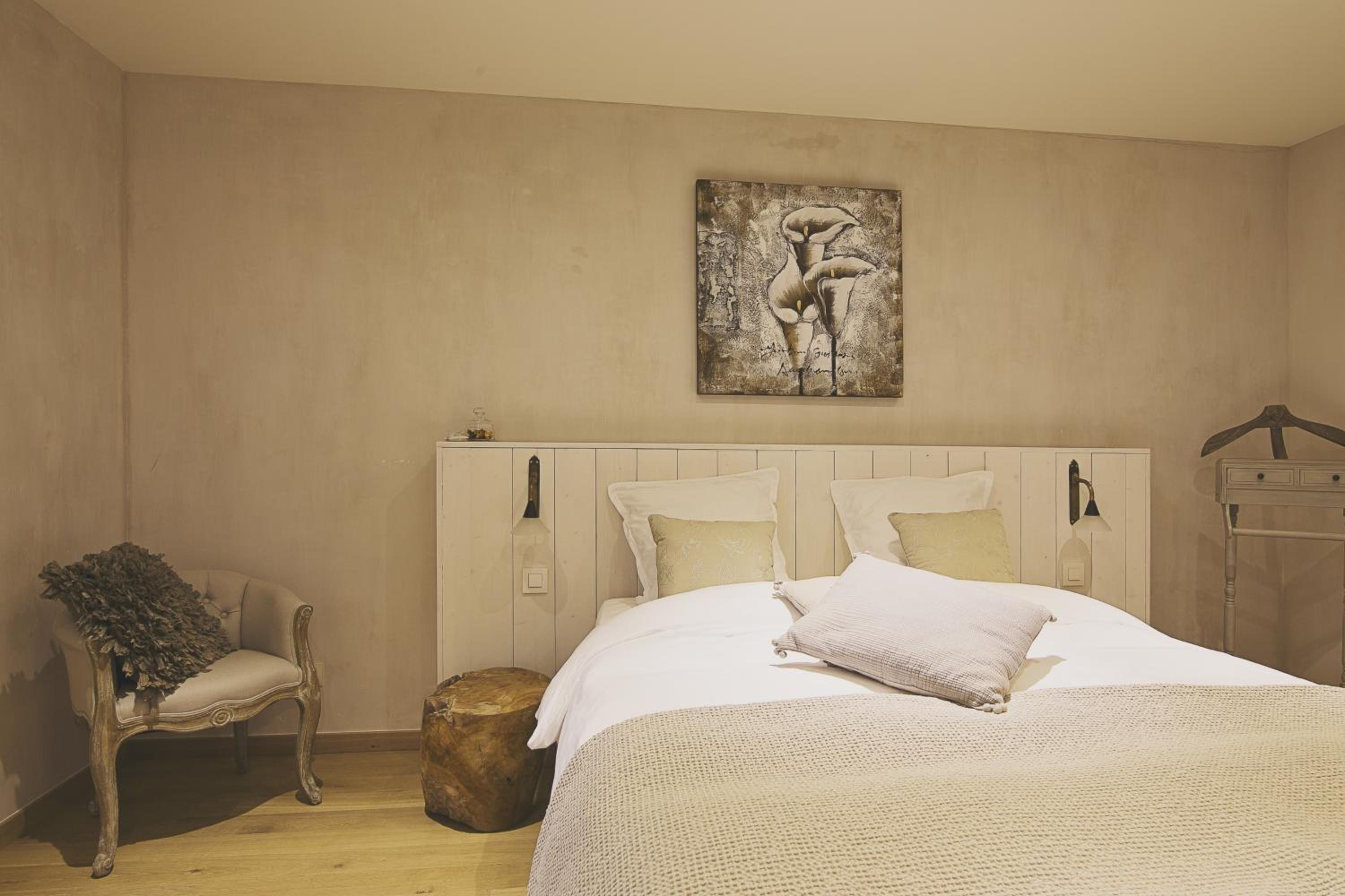 King Room with Bath Tub photo 1