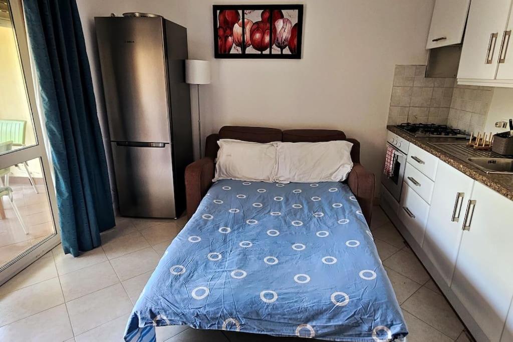 One-Bedroom House photo 1