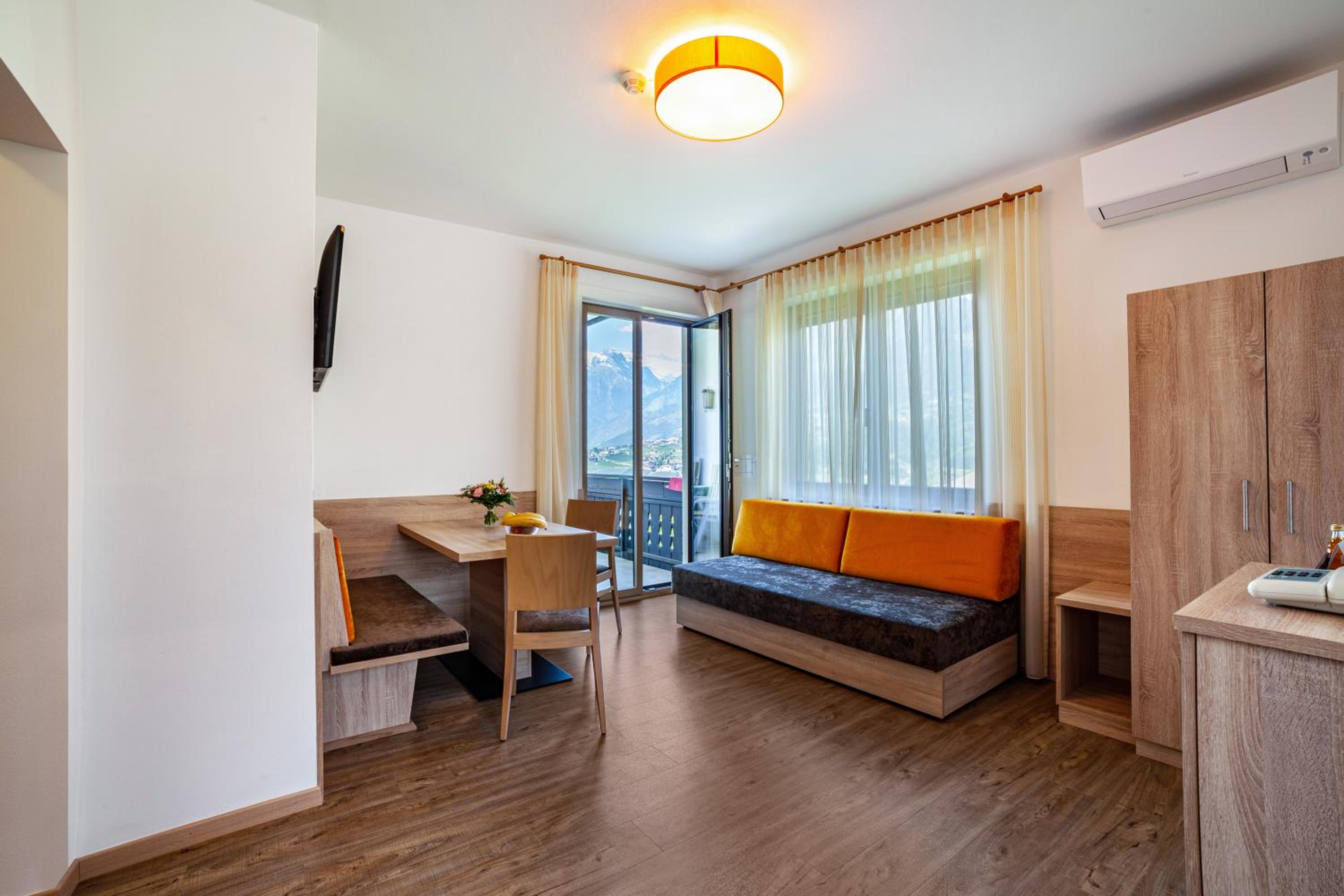 Apartment photo 1