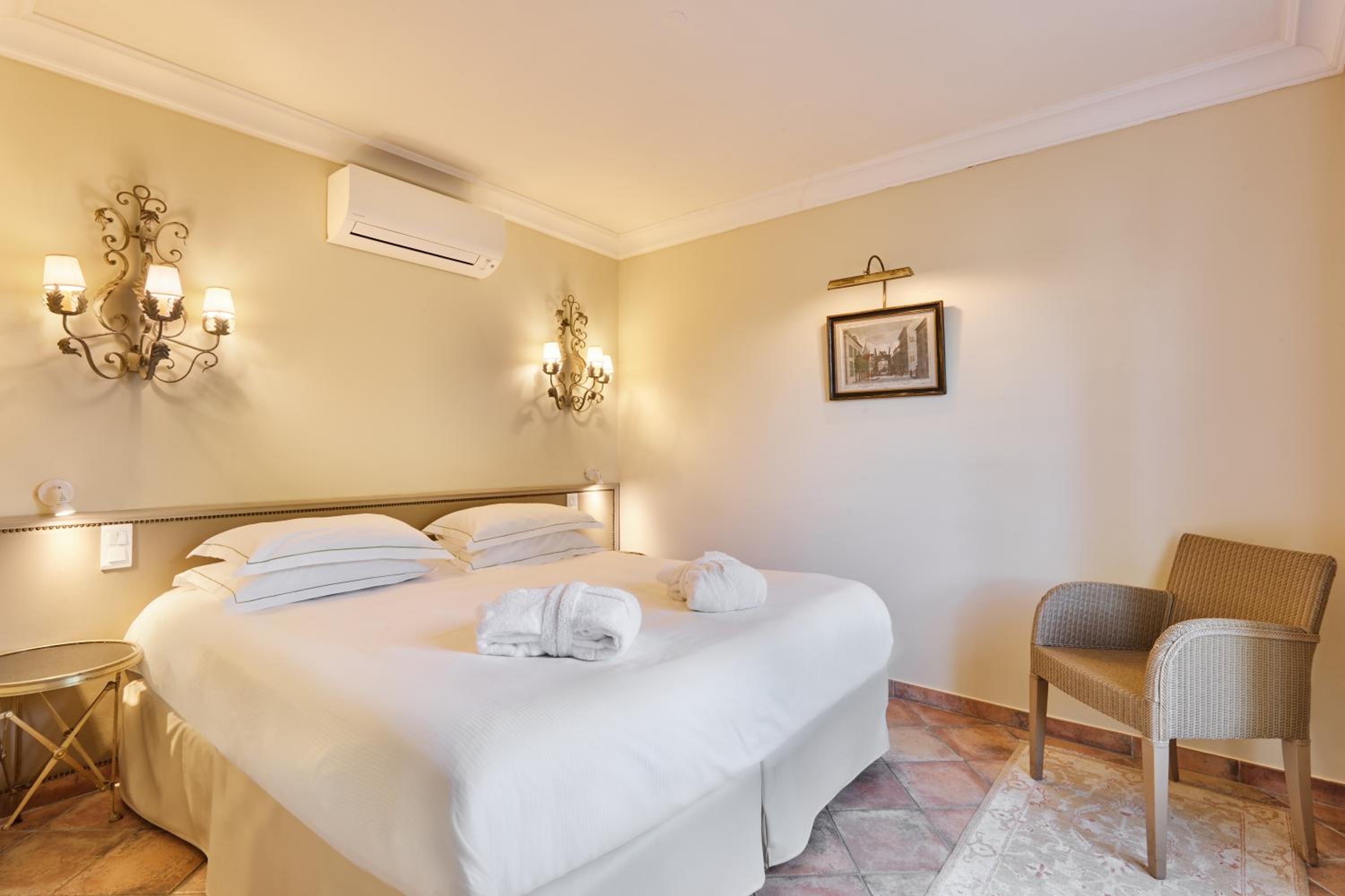 Junior King Suite with Sofa Bed and Balcony - Non-Smoking/Spa Access
