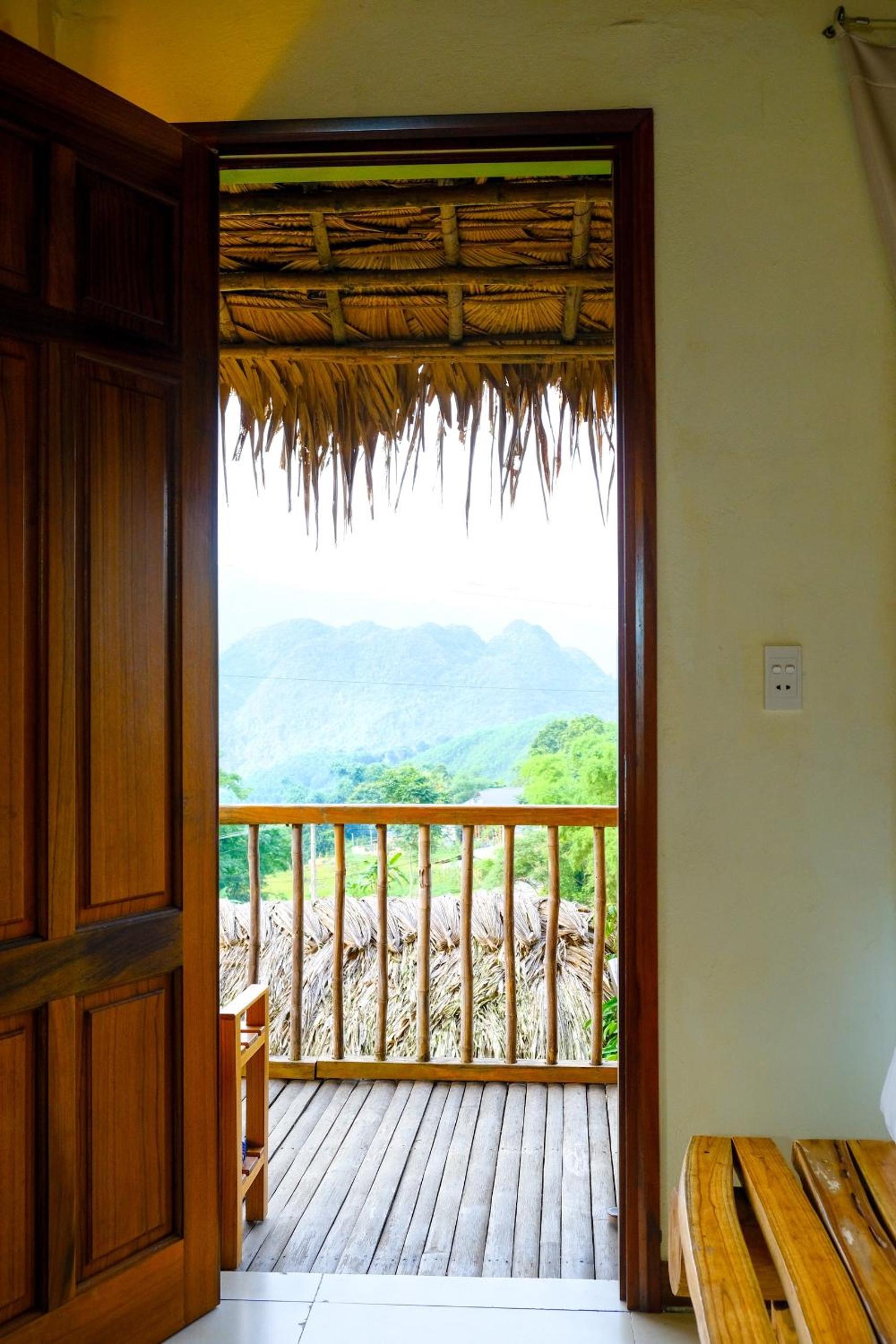 Triple Room with Balcony Mountain View - Photo 8