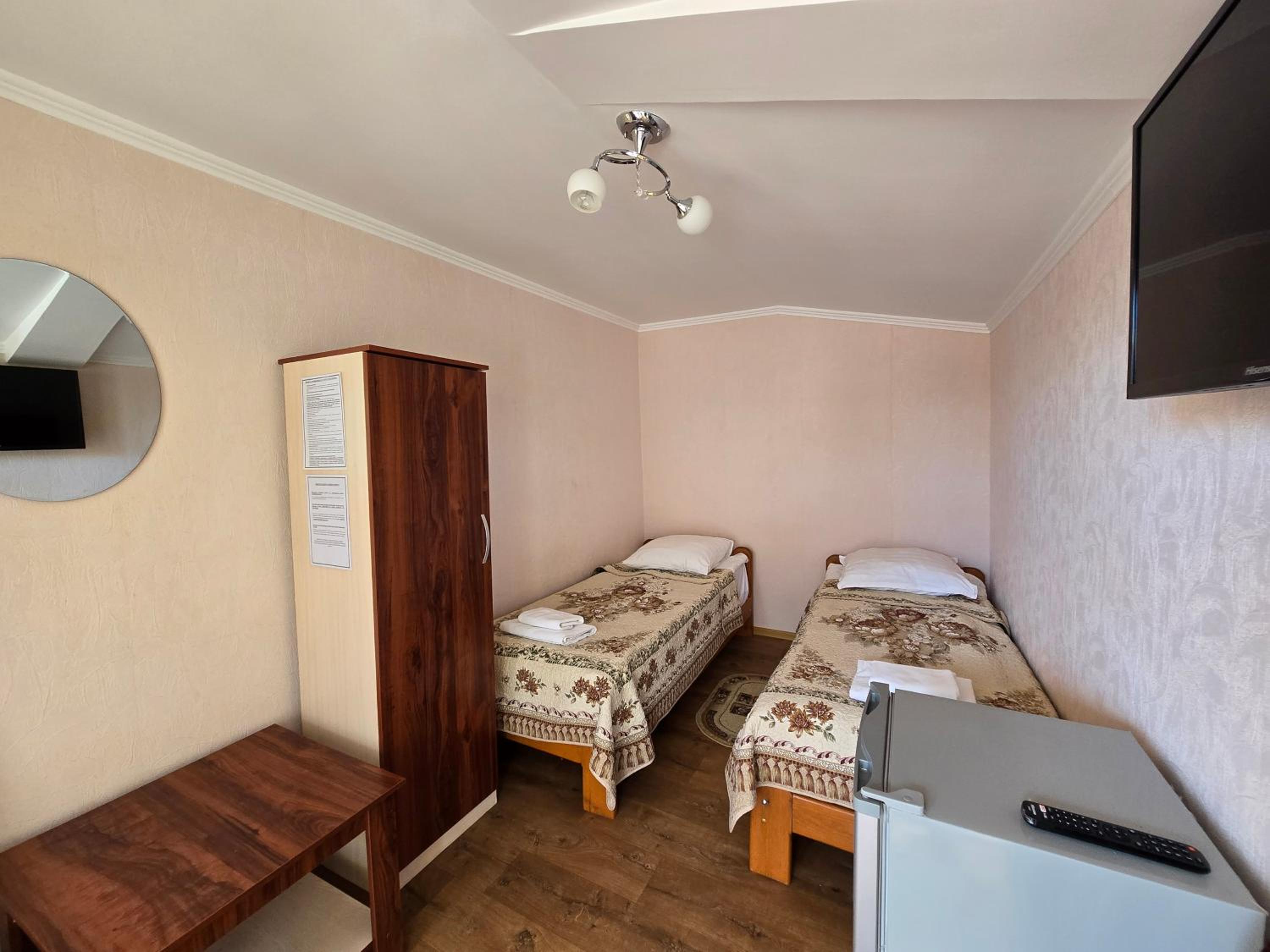 Budget Twin Room photo 3