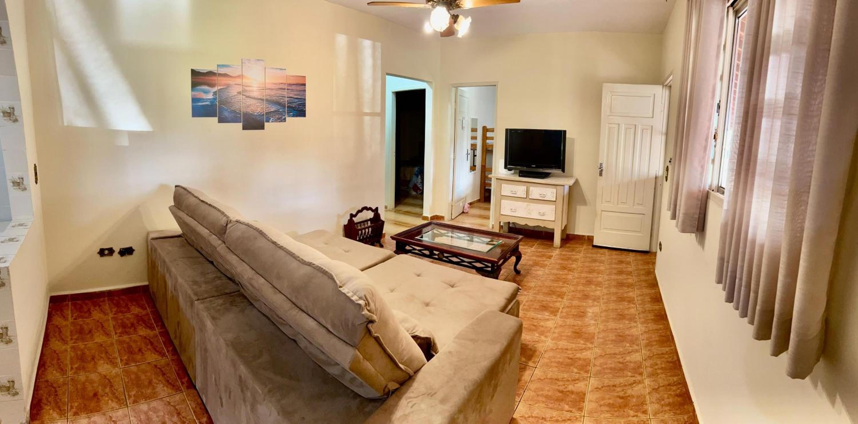 Four-Bedroom House photo 2