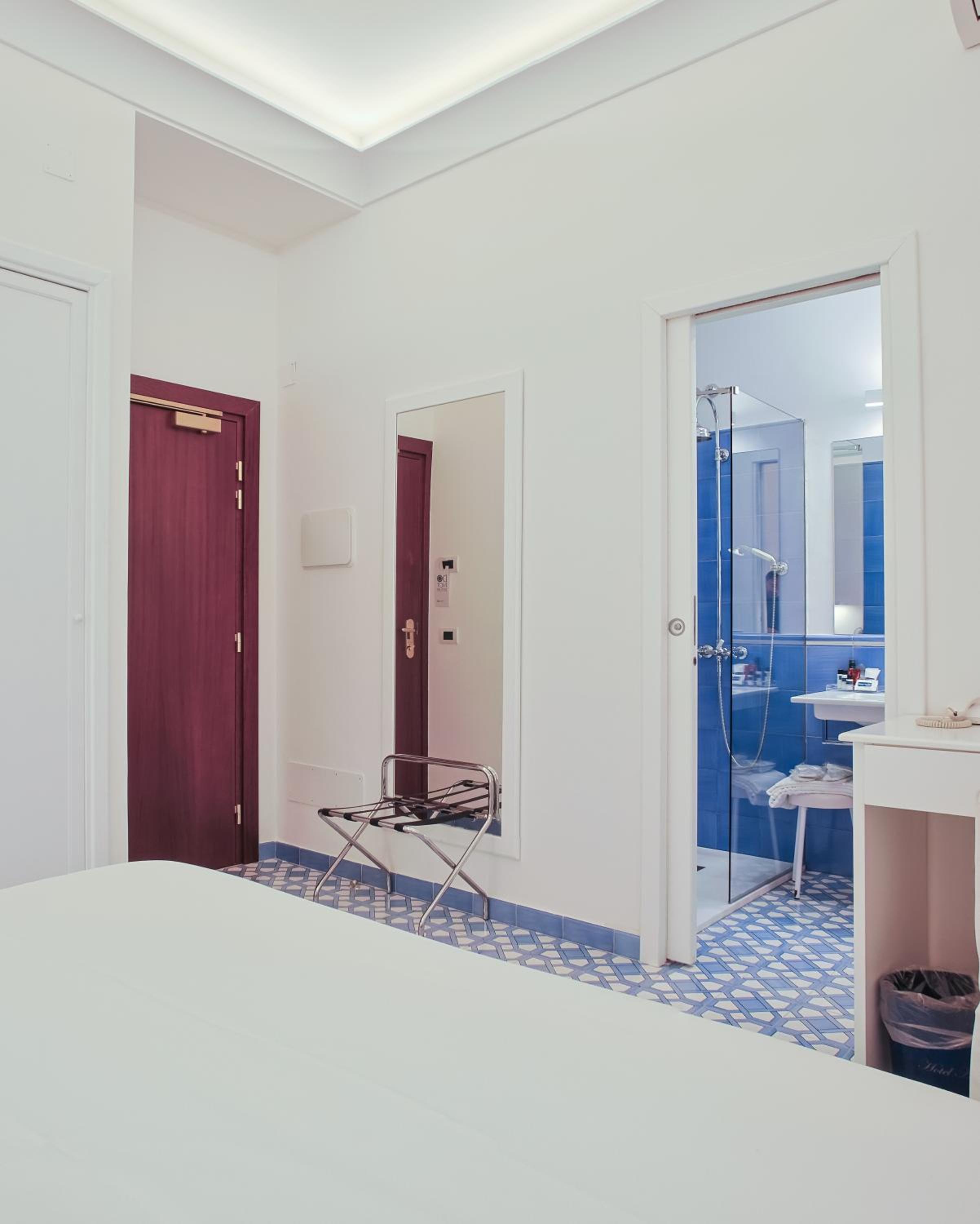 Standard Double Room No Sea View - Photo 2