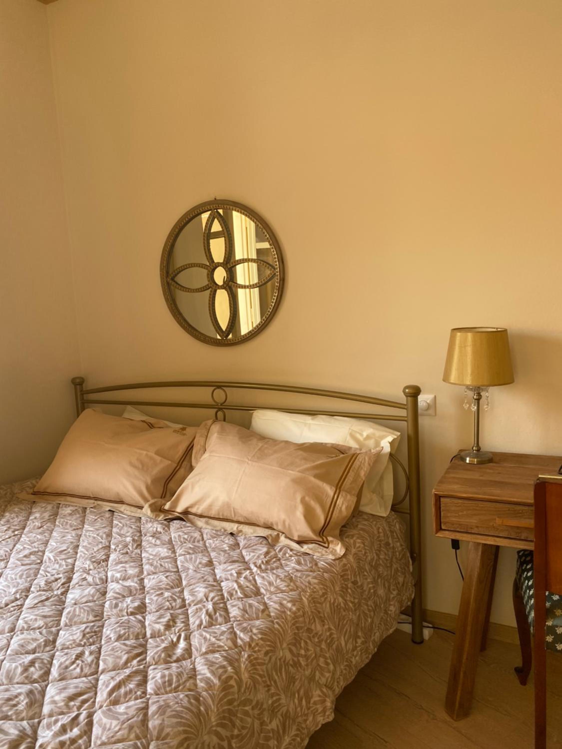 One-Bedroom Apartment photo 2