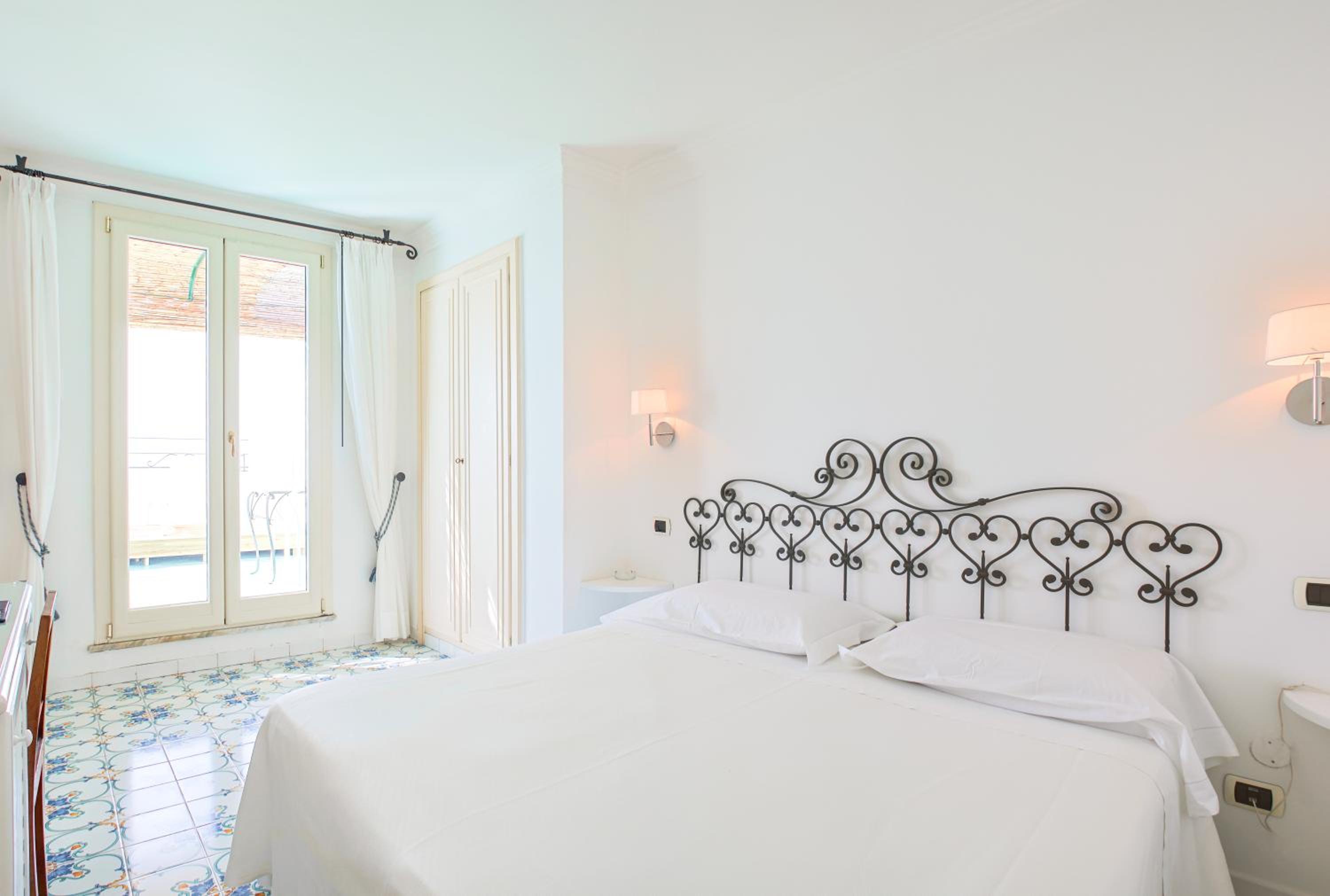 Deluxe Double or Twin Room with Spa Bath - Photo 6