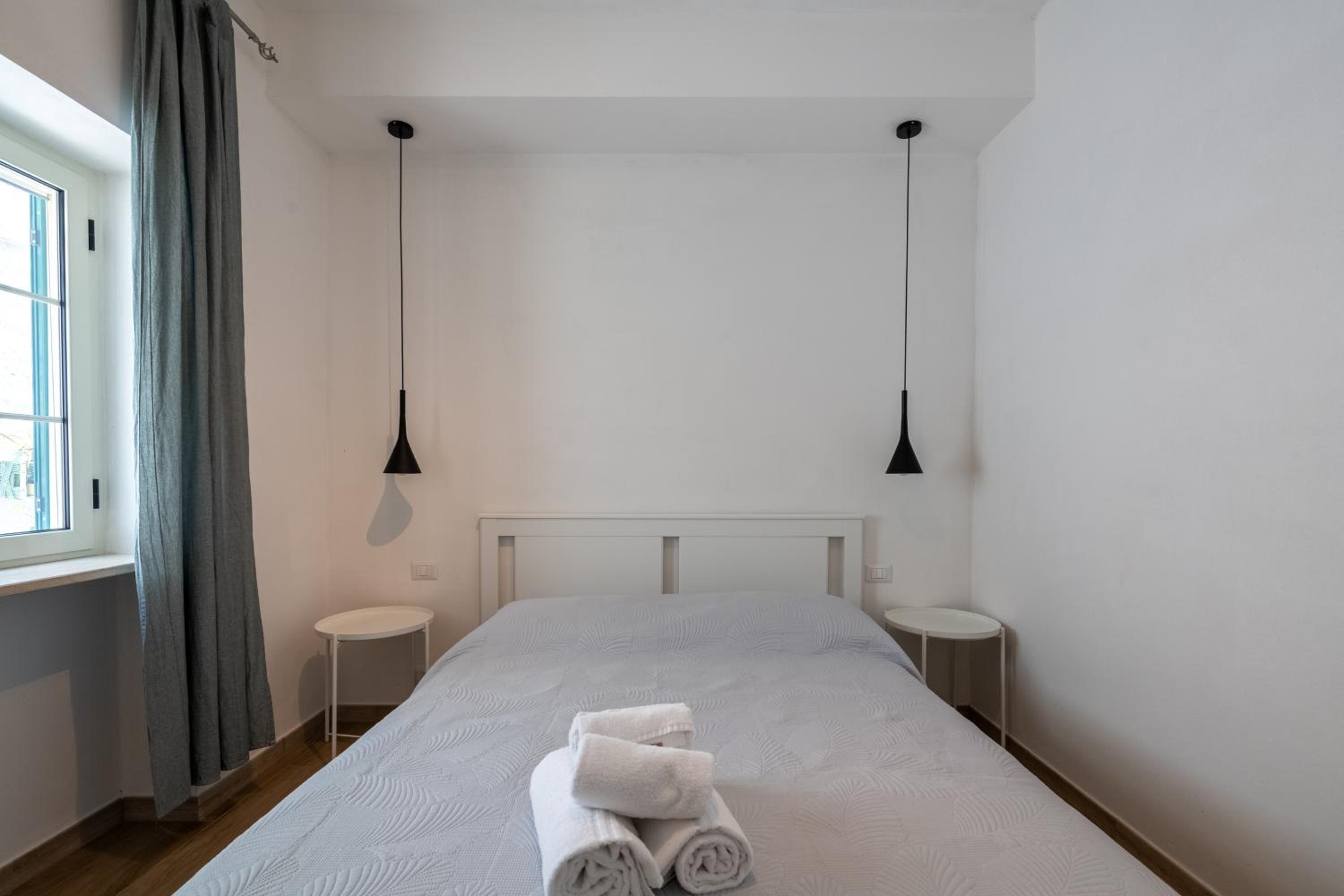 One-Bedroom House photo 1