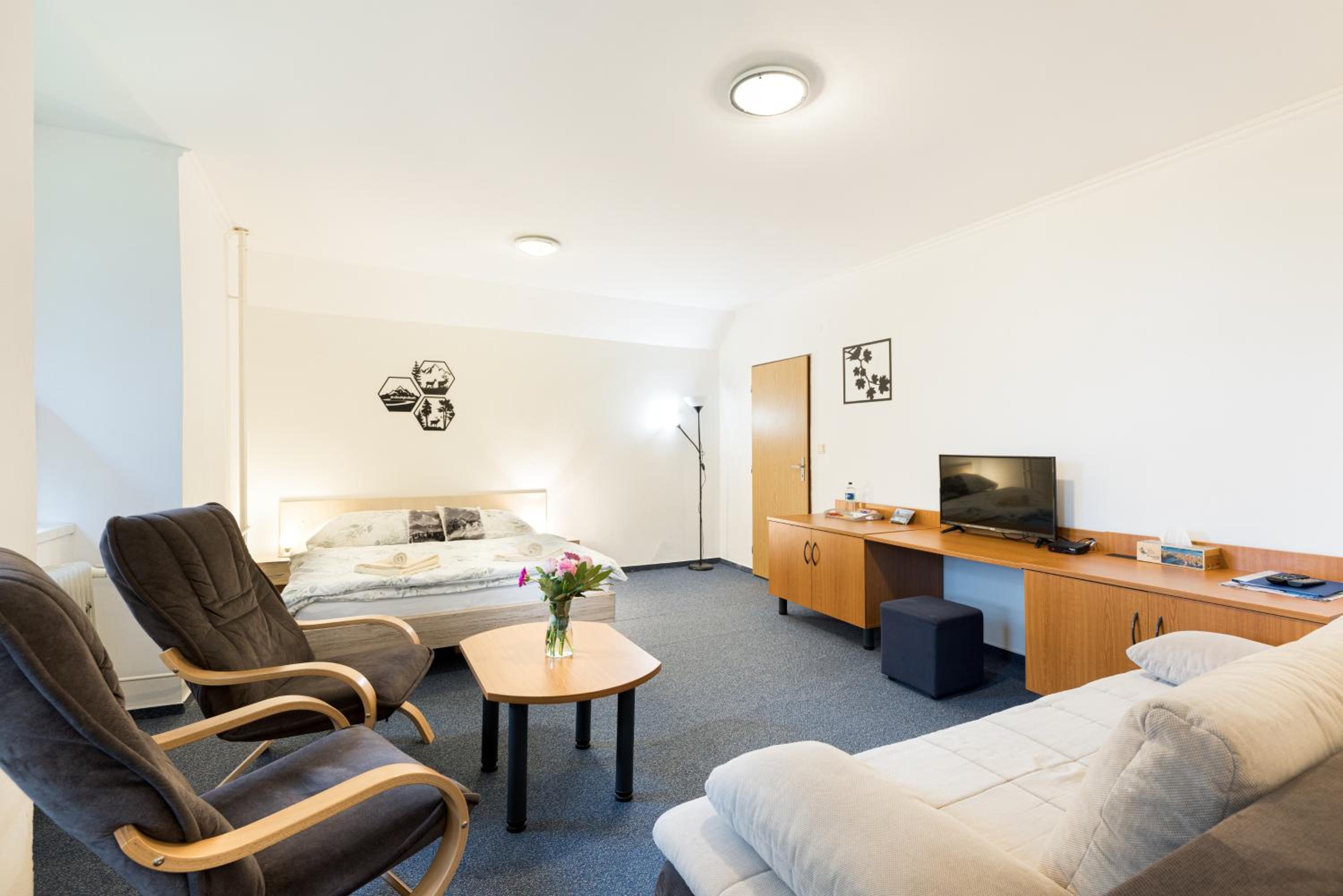 Apartment - Photo 3