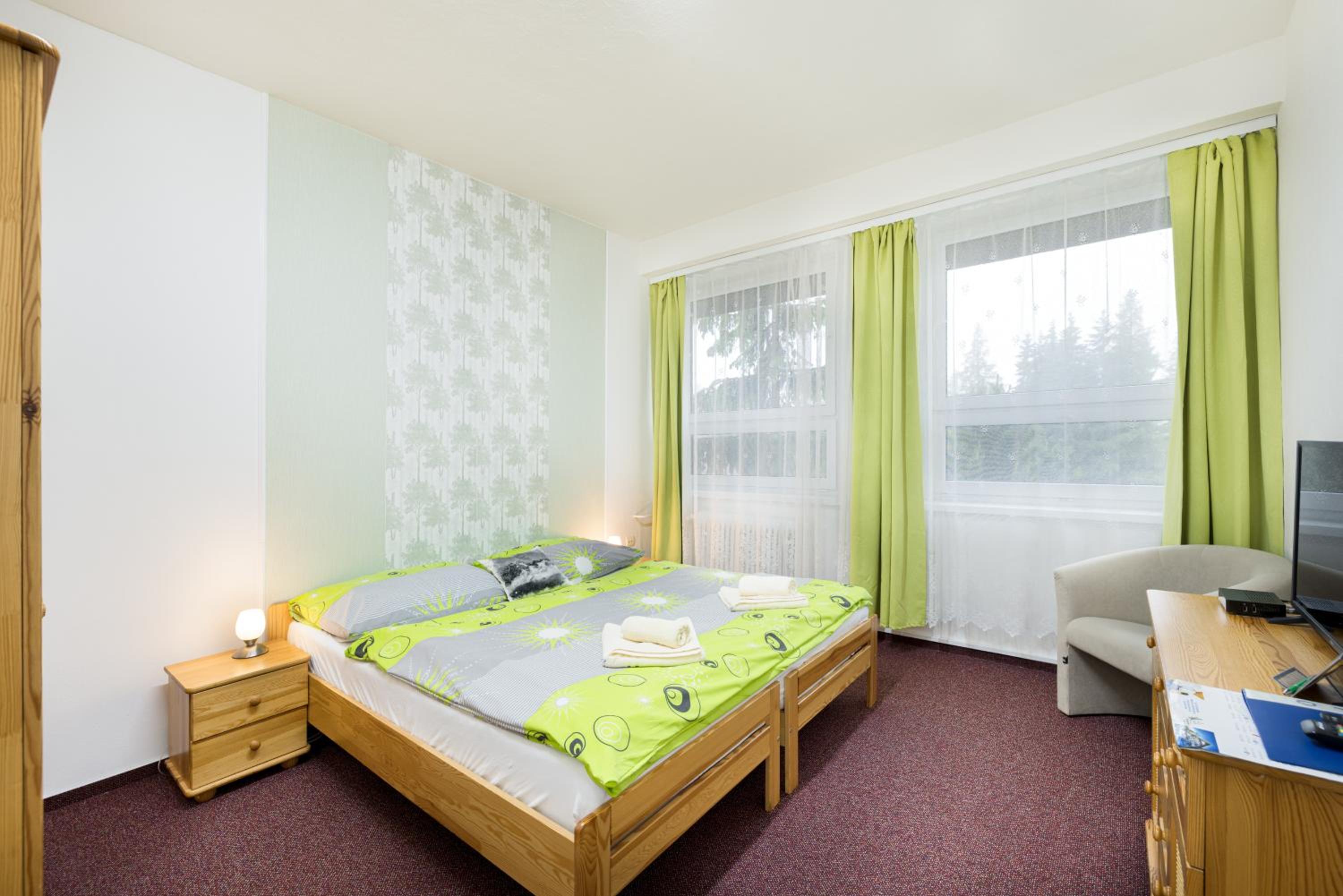Studio Apartment - Photo 1