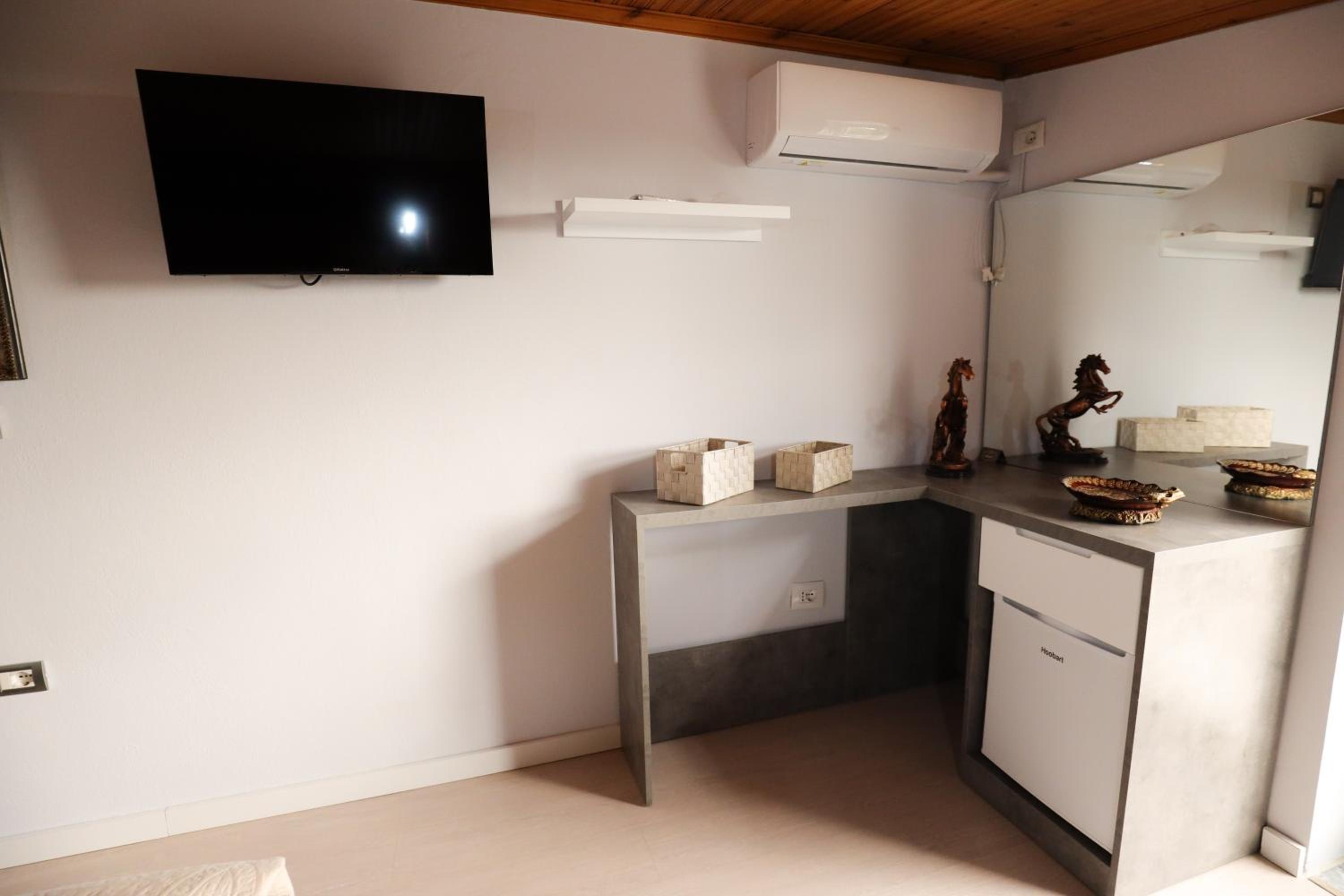 Basic Triple Room photo 2