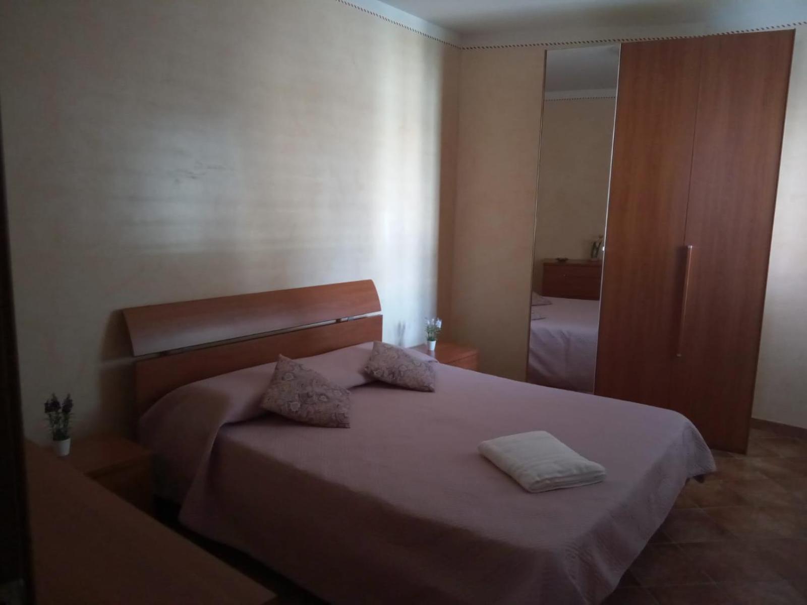One-Bedroom House photo 1