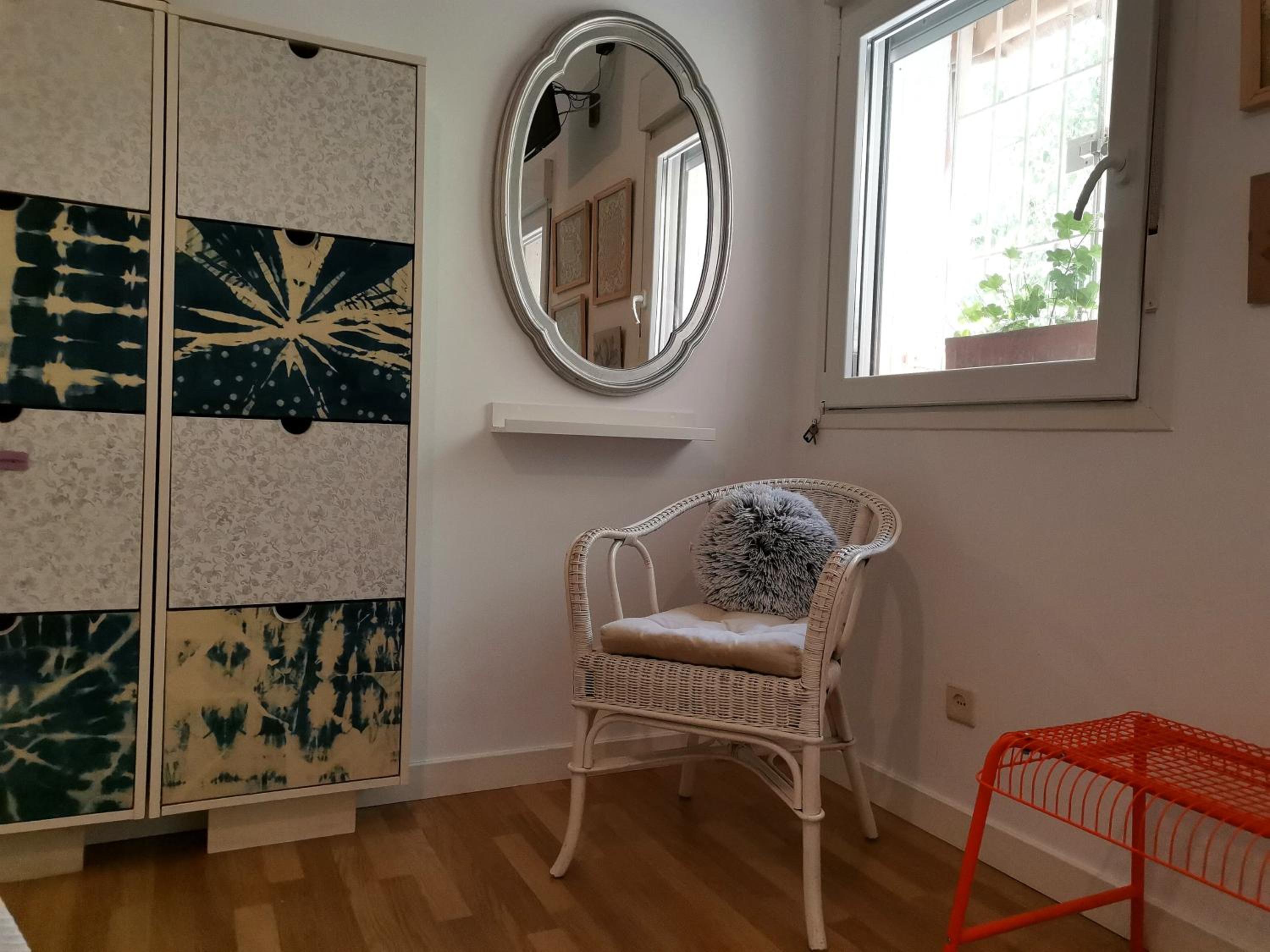 Large Double Room - Photo 8