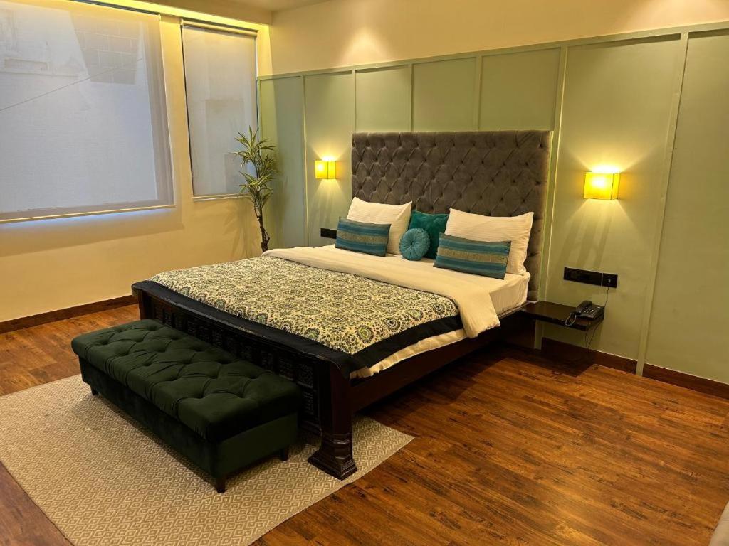 Deluxe Room - Photo 19