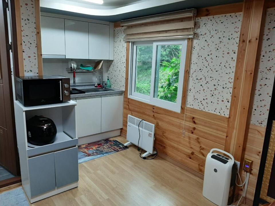 Double Room 1 photo 3