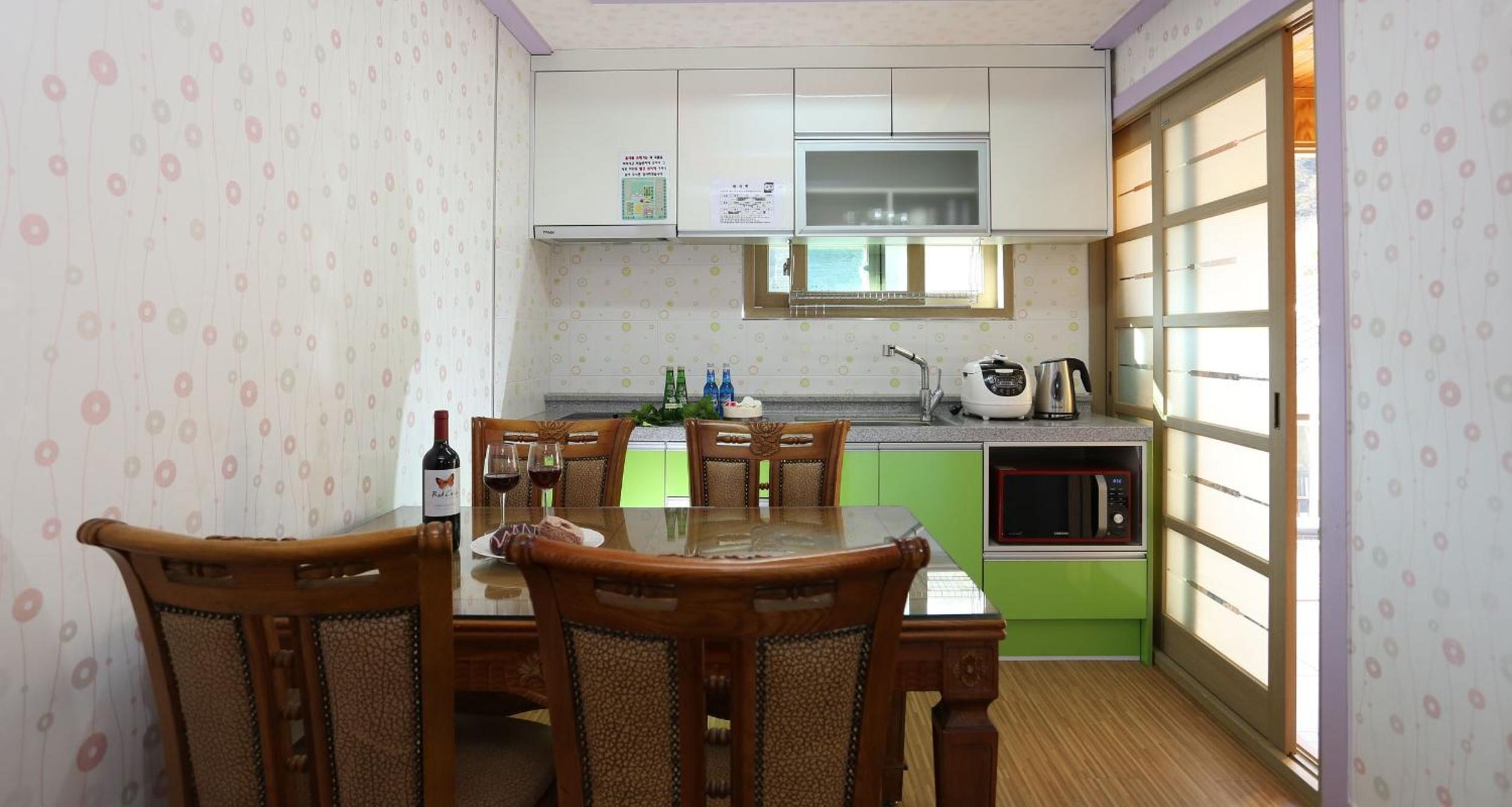 Quadruple Room 1 photo 3