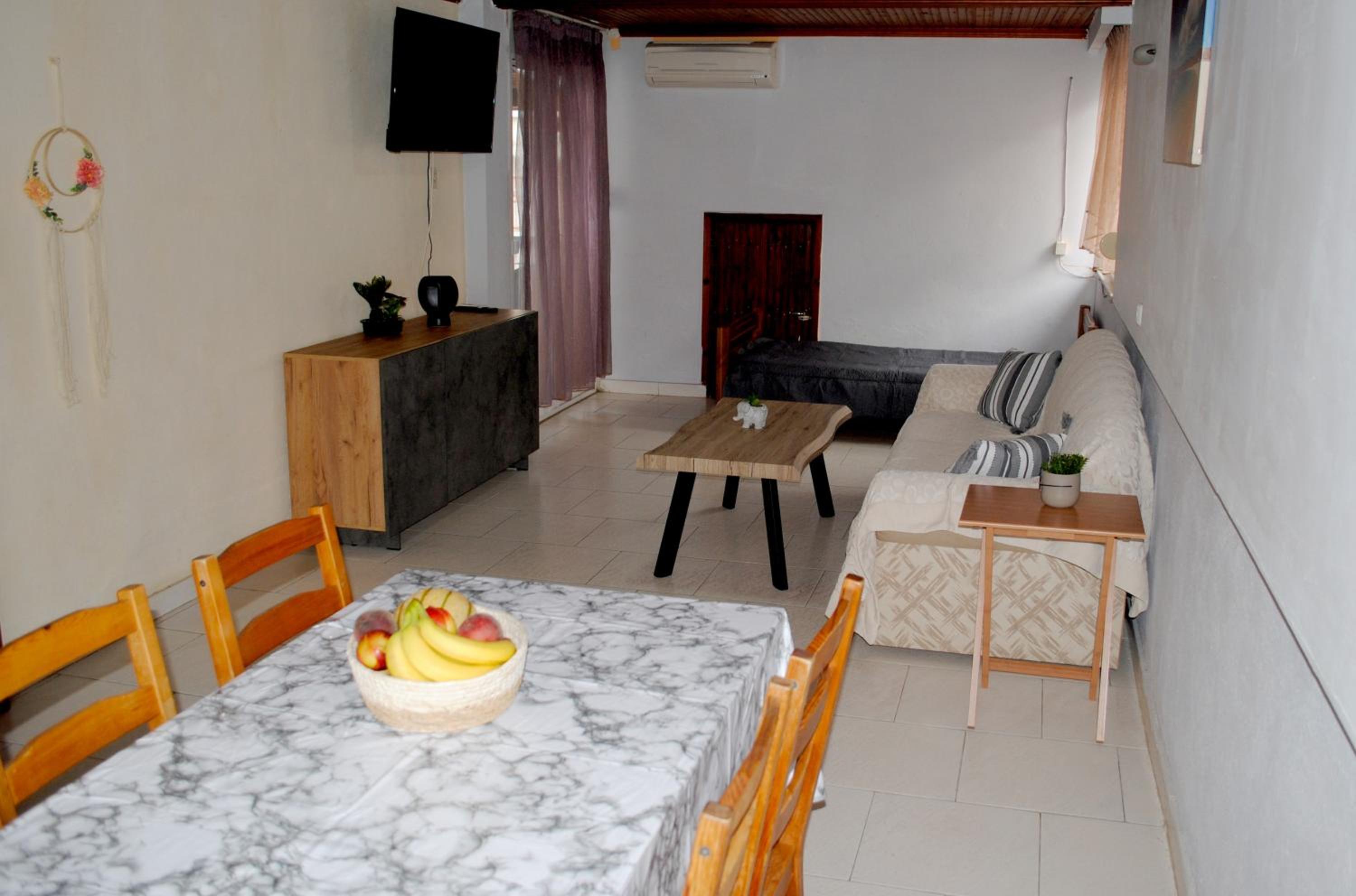Deluxe Family Room photo 2
