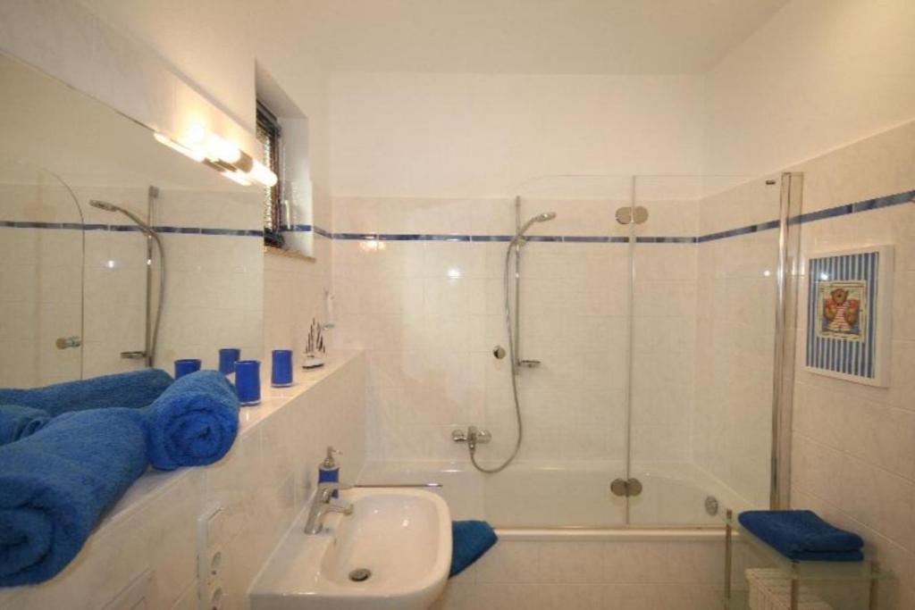 Apartment photo 3
