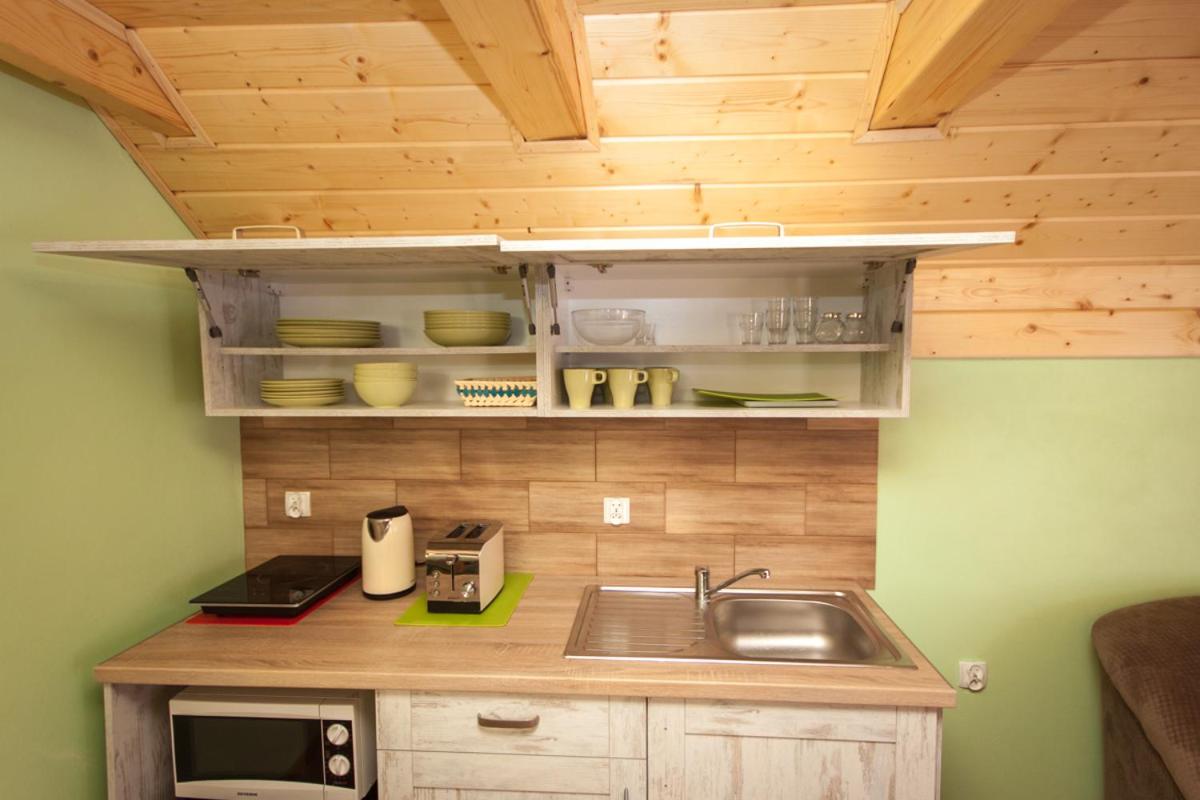 One-Bedroom Suite - Photo 9