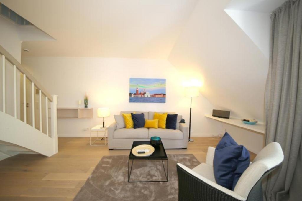 Apartment photo 2