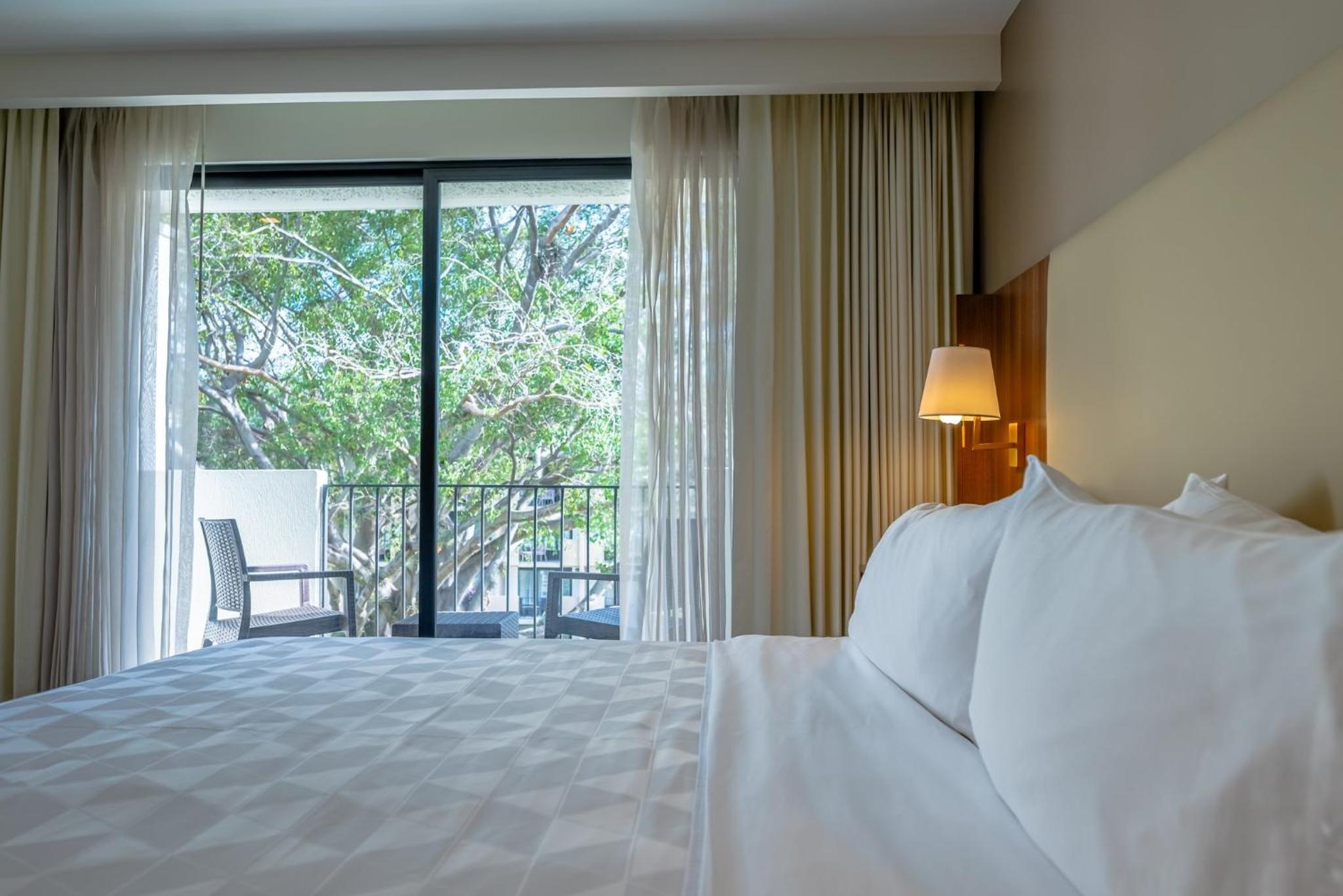 Standard King Room with Pool View