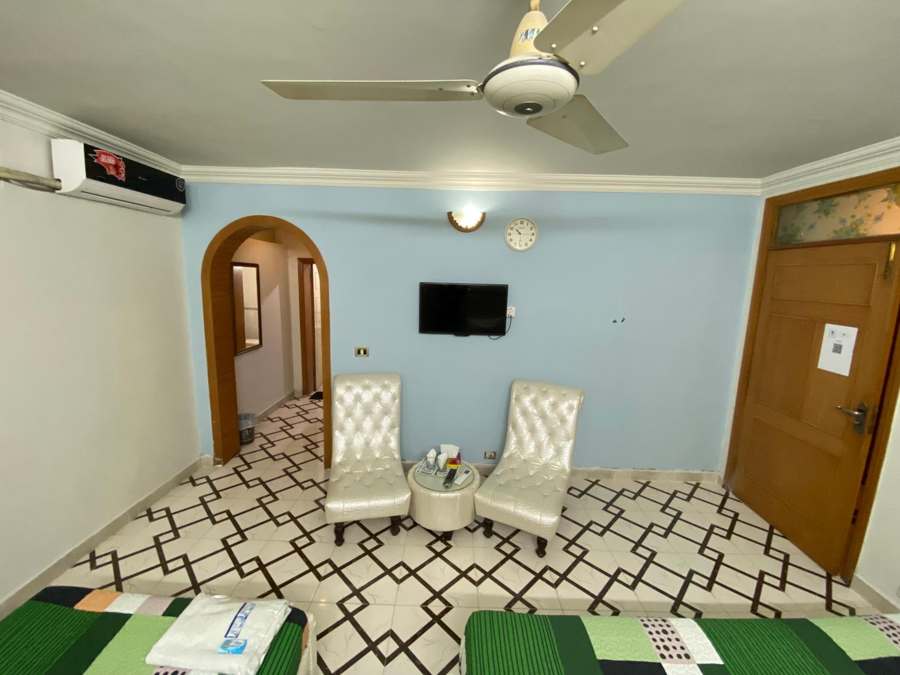Deluxe Triple Room - Photo 27