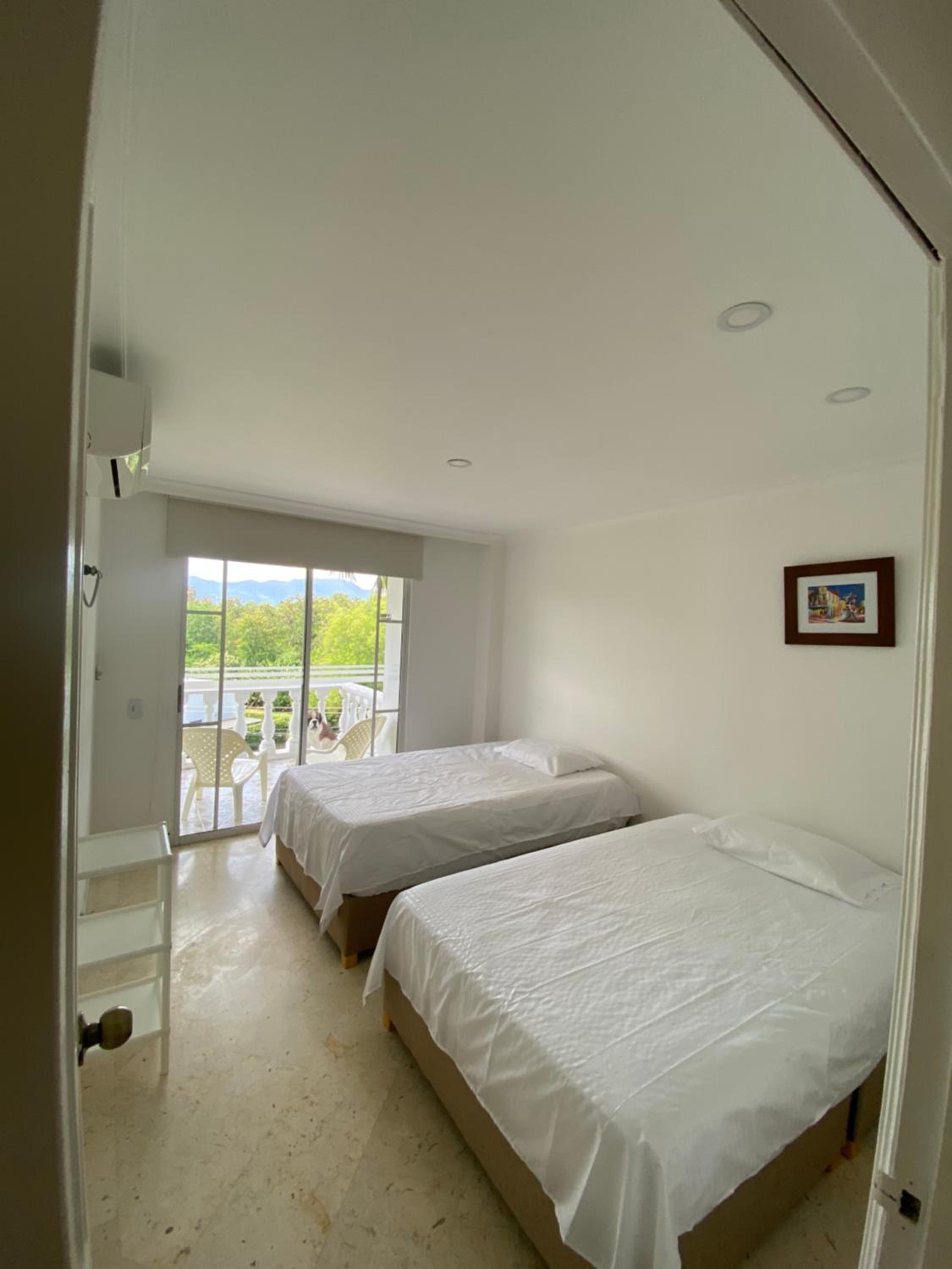 Apartment photo 2