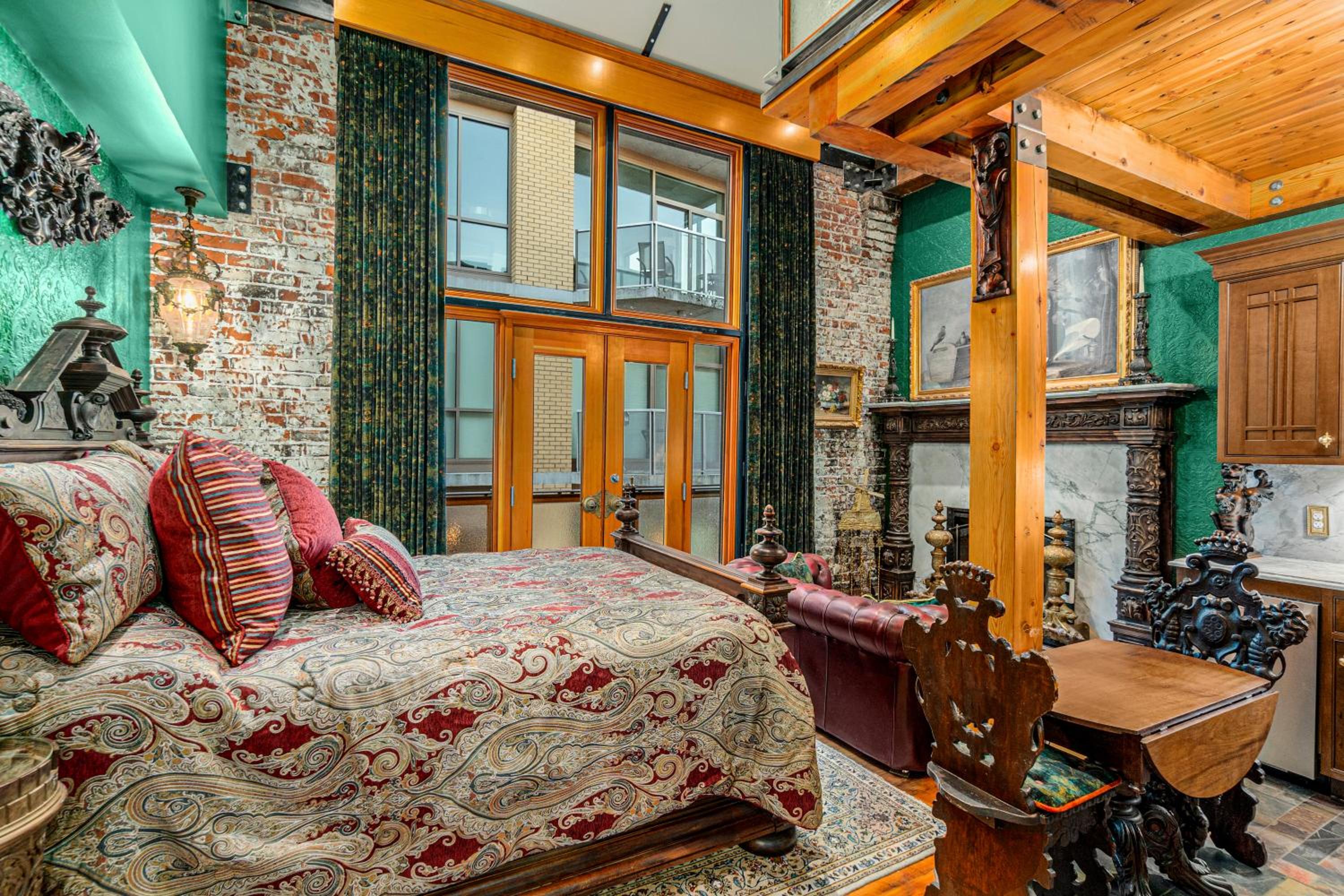 Junior Suite with Balcony photo 1