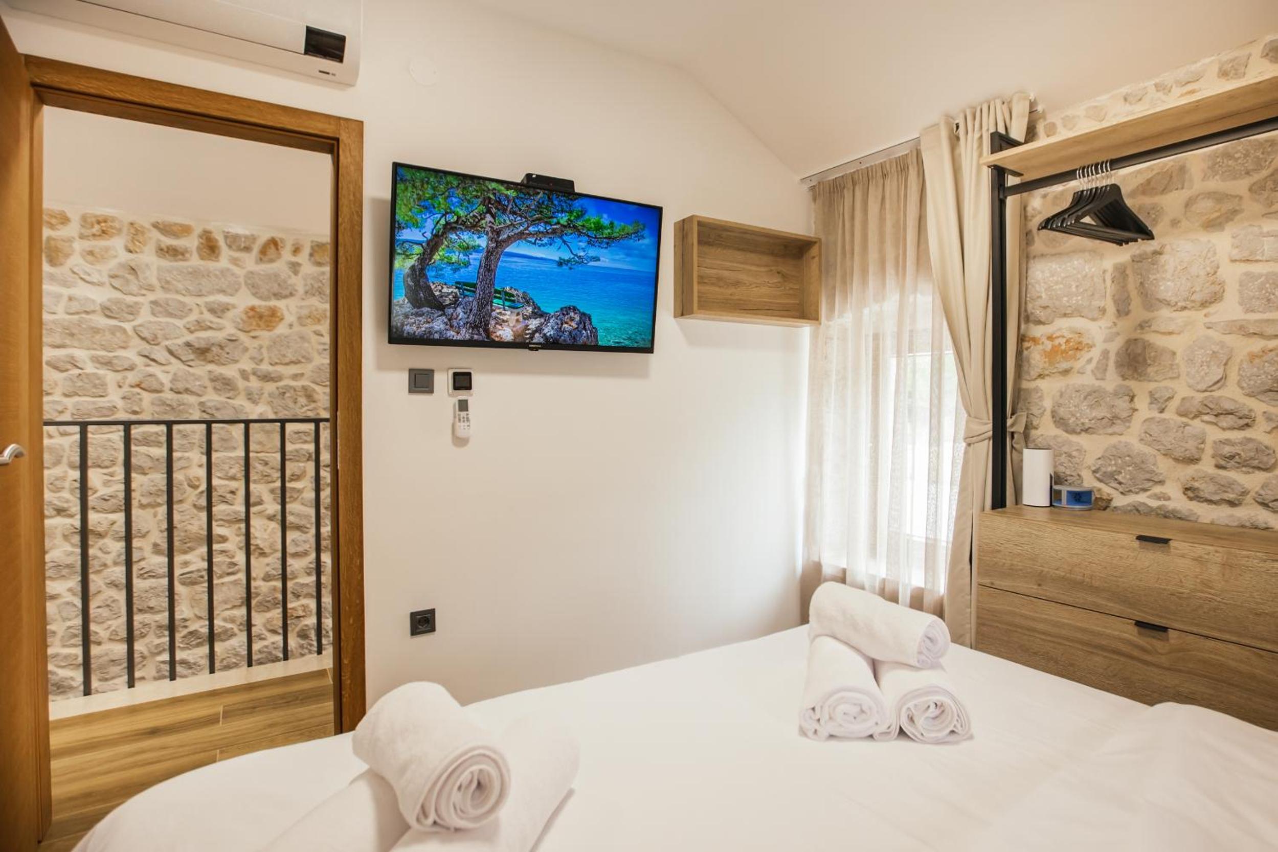 Three-Bedroom Villa photo 3