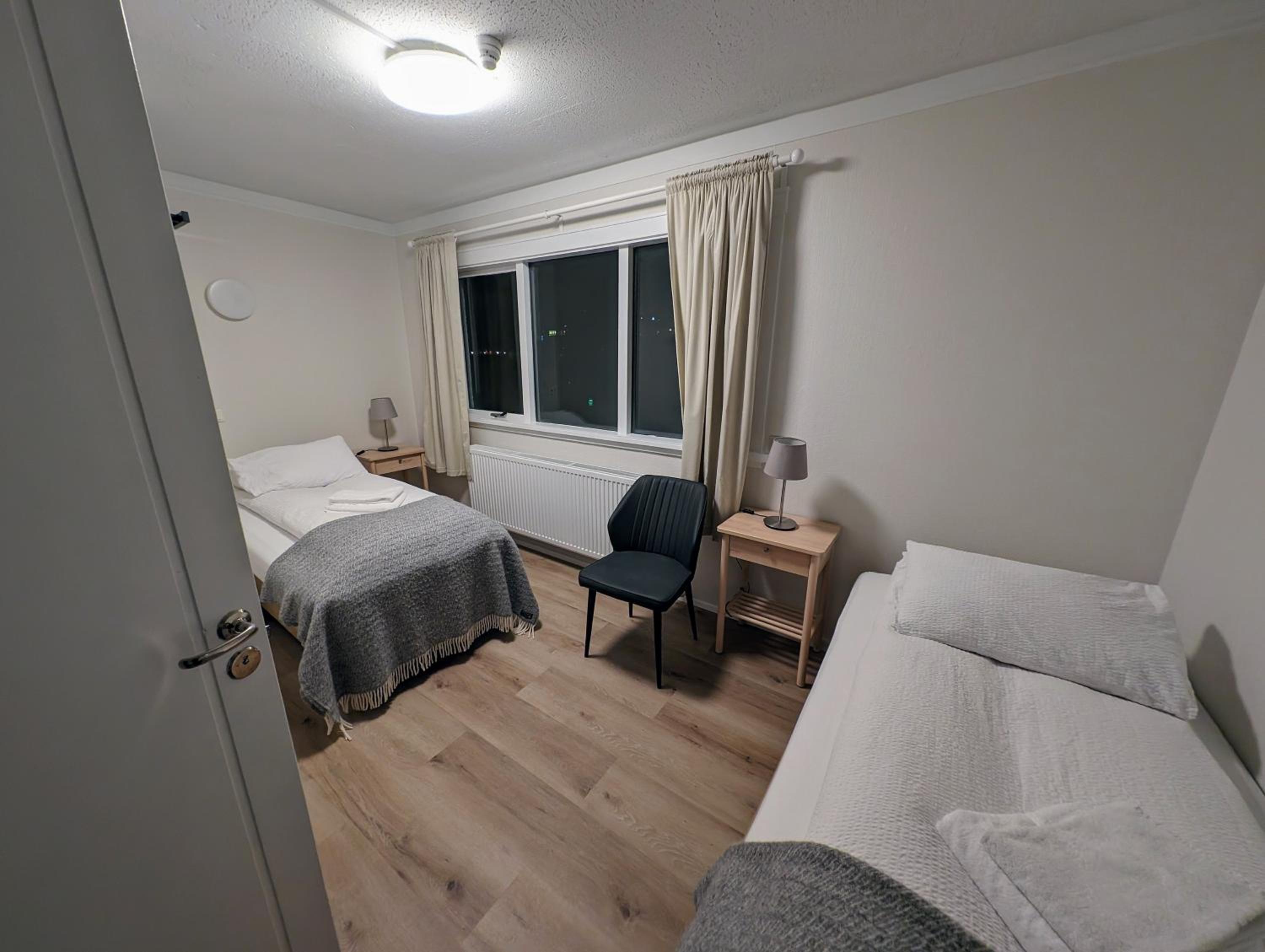 Twin Room with Private Bathroom - Photo 1
