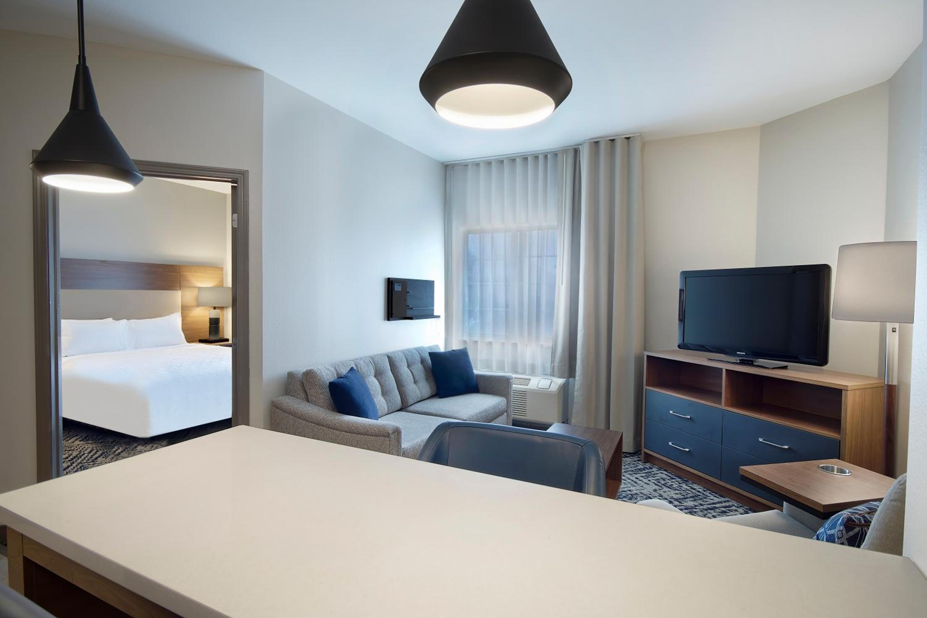 One-Bedroom Queen Suite - Disability Access Hearing Accessible