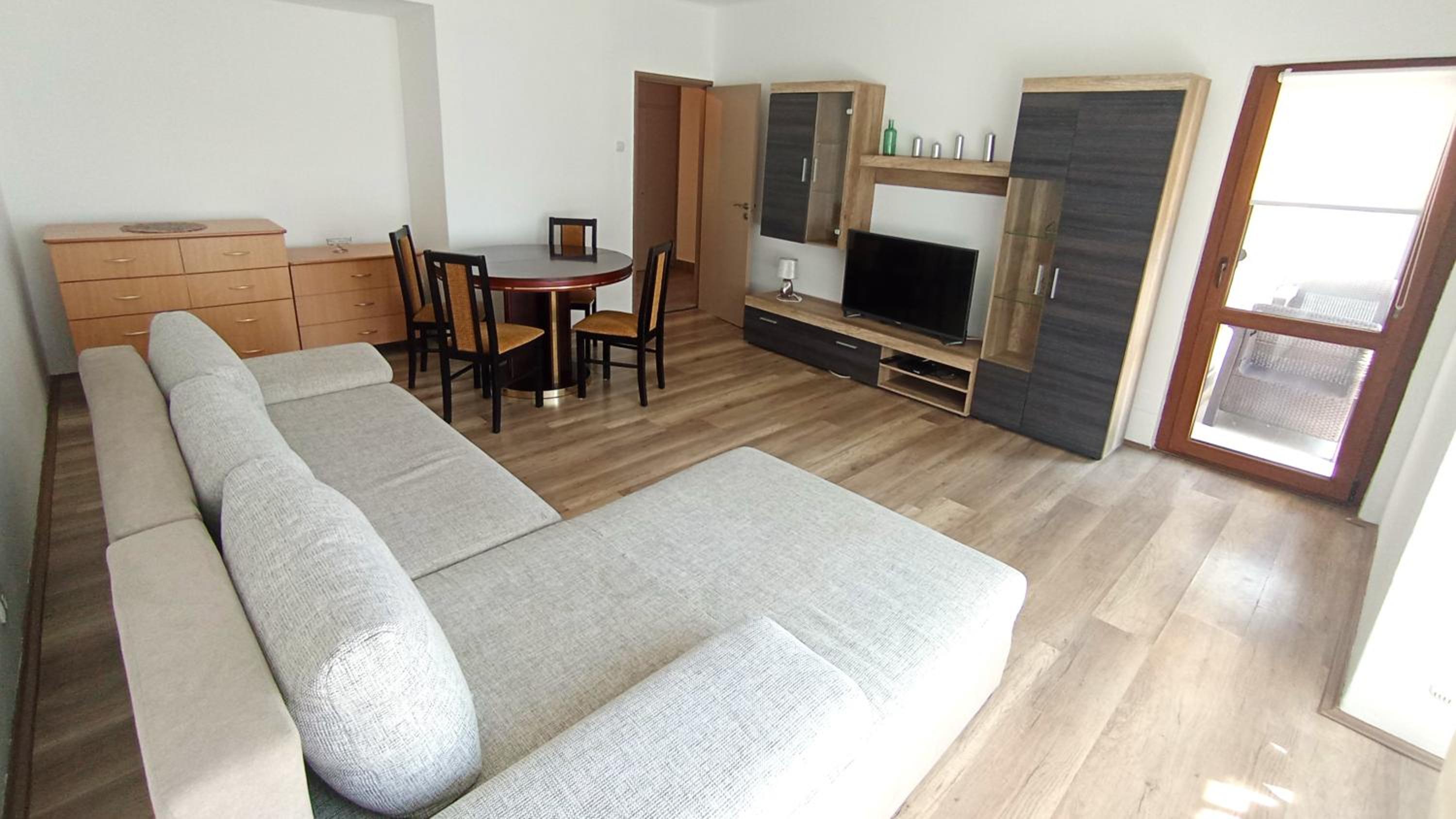 One-Bedroom Apartment photo 3