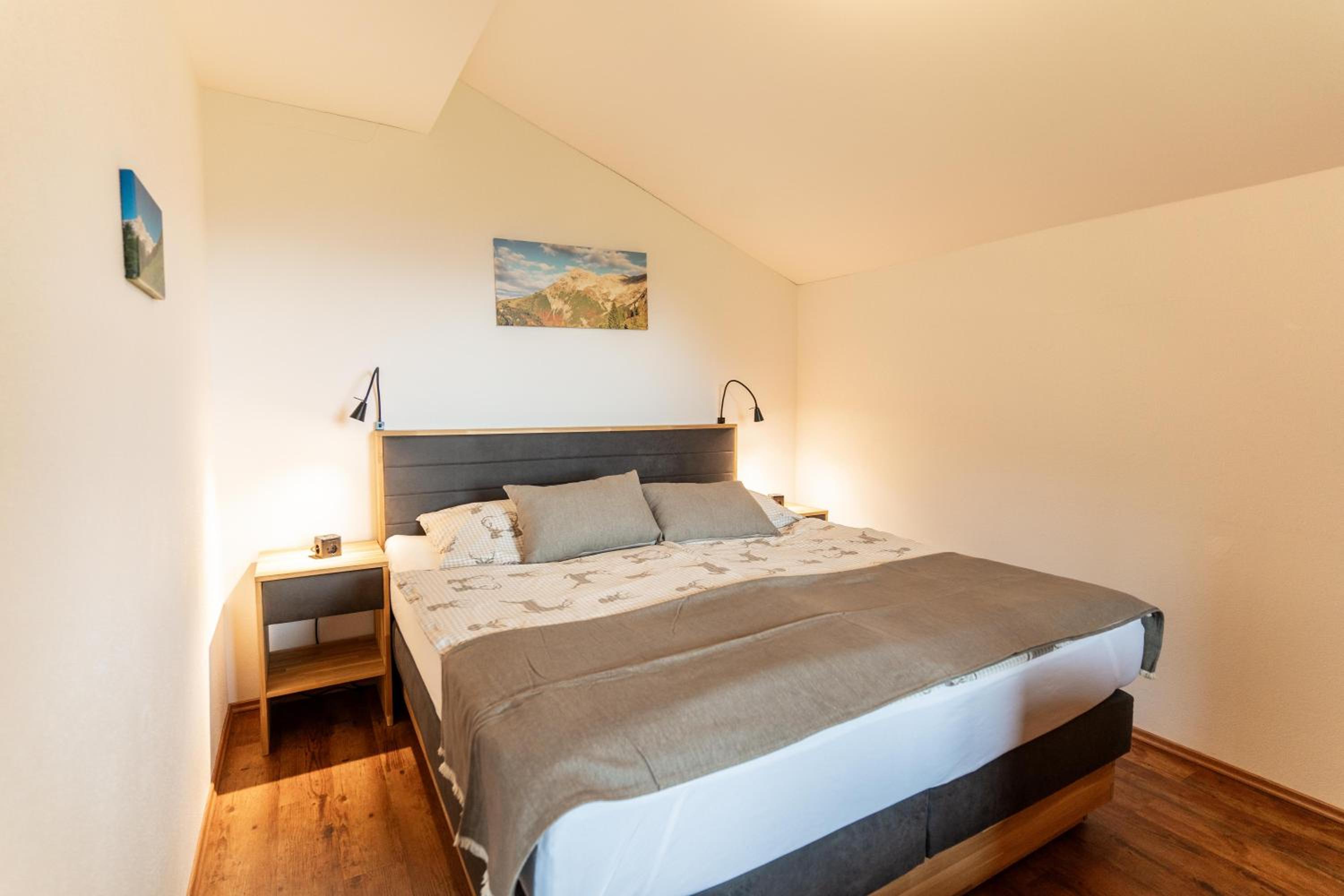 One-Bedroom Apartment with Balcony
