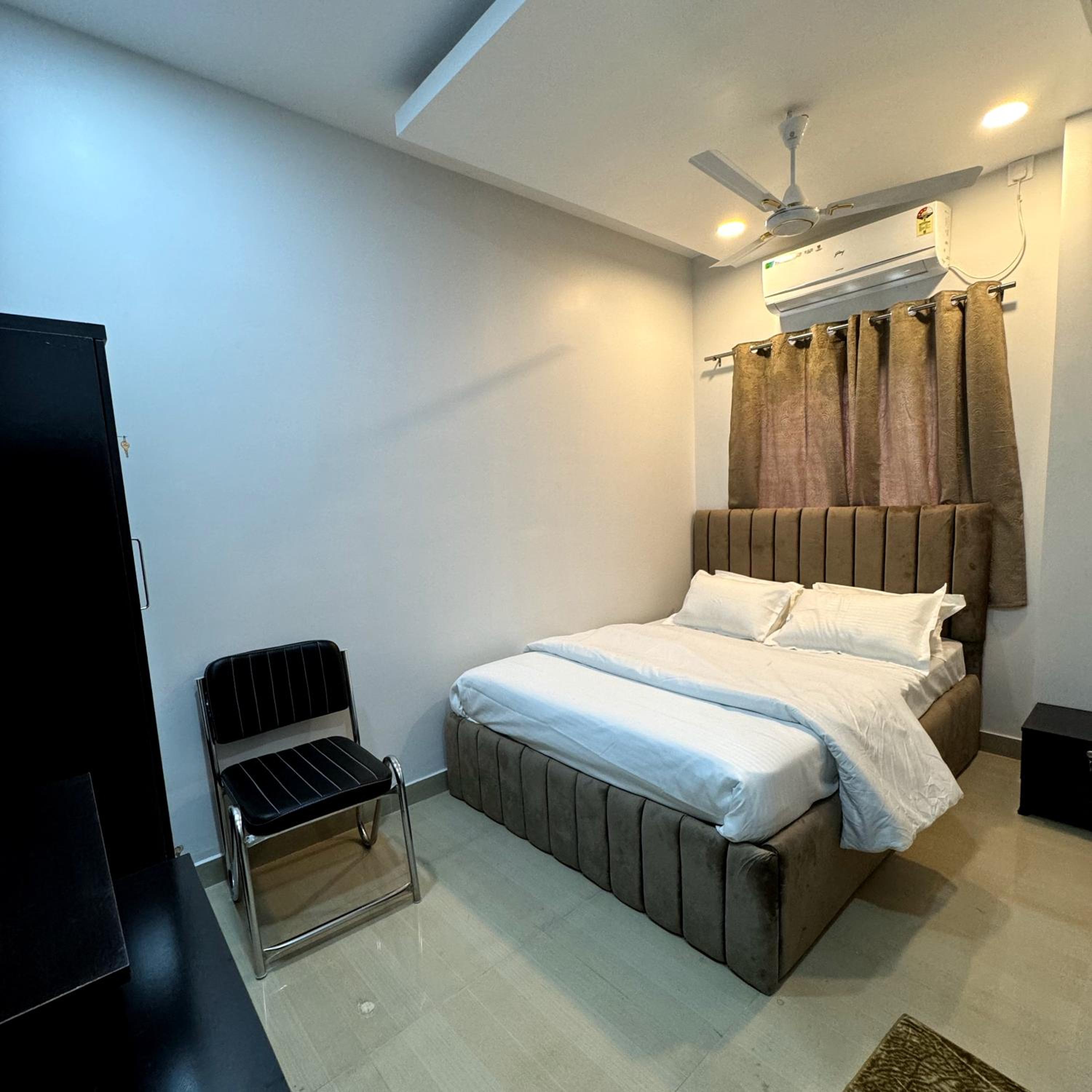 Deluxe Queen Room photo 3