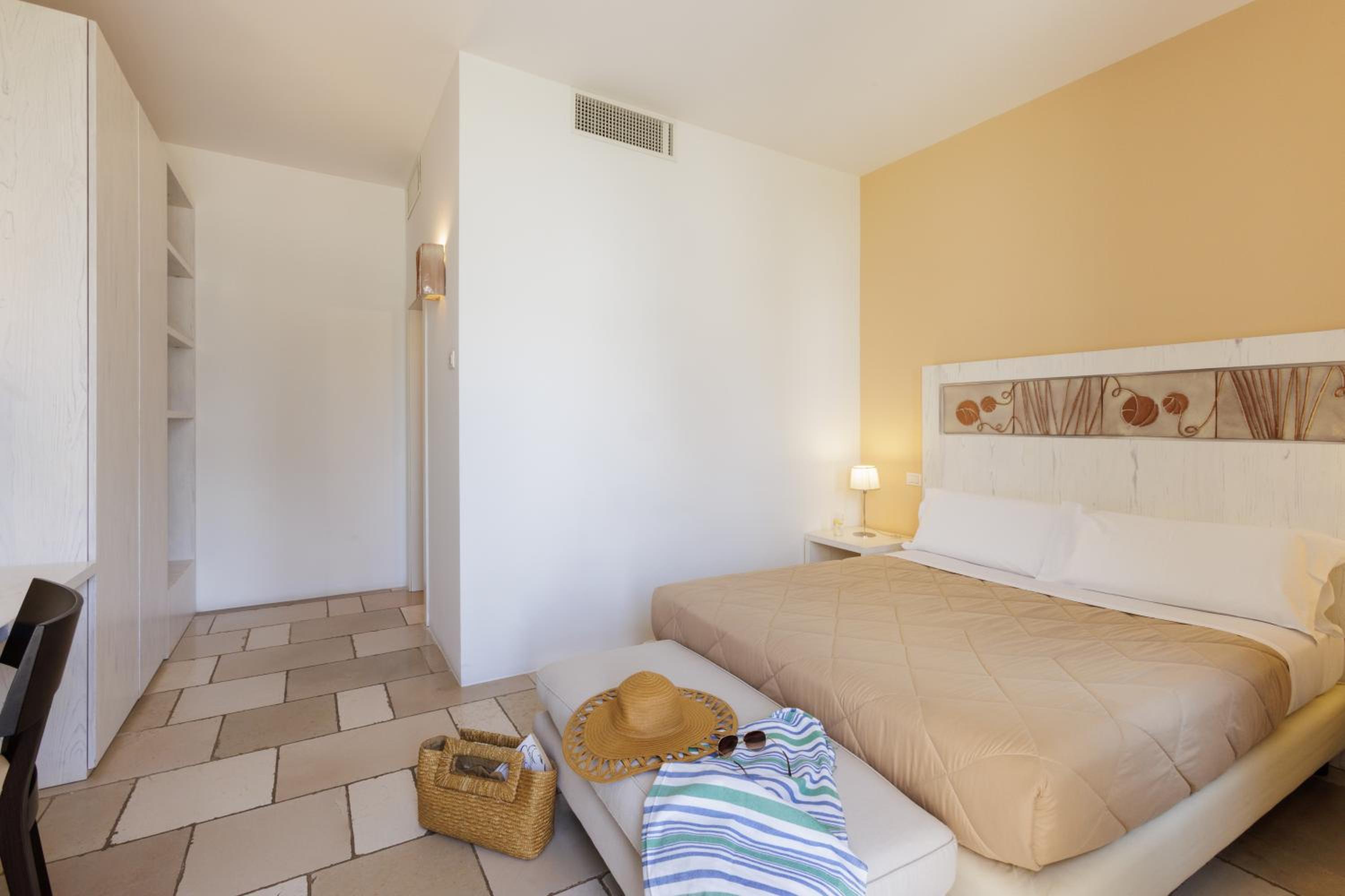 Double Room - Photo 3