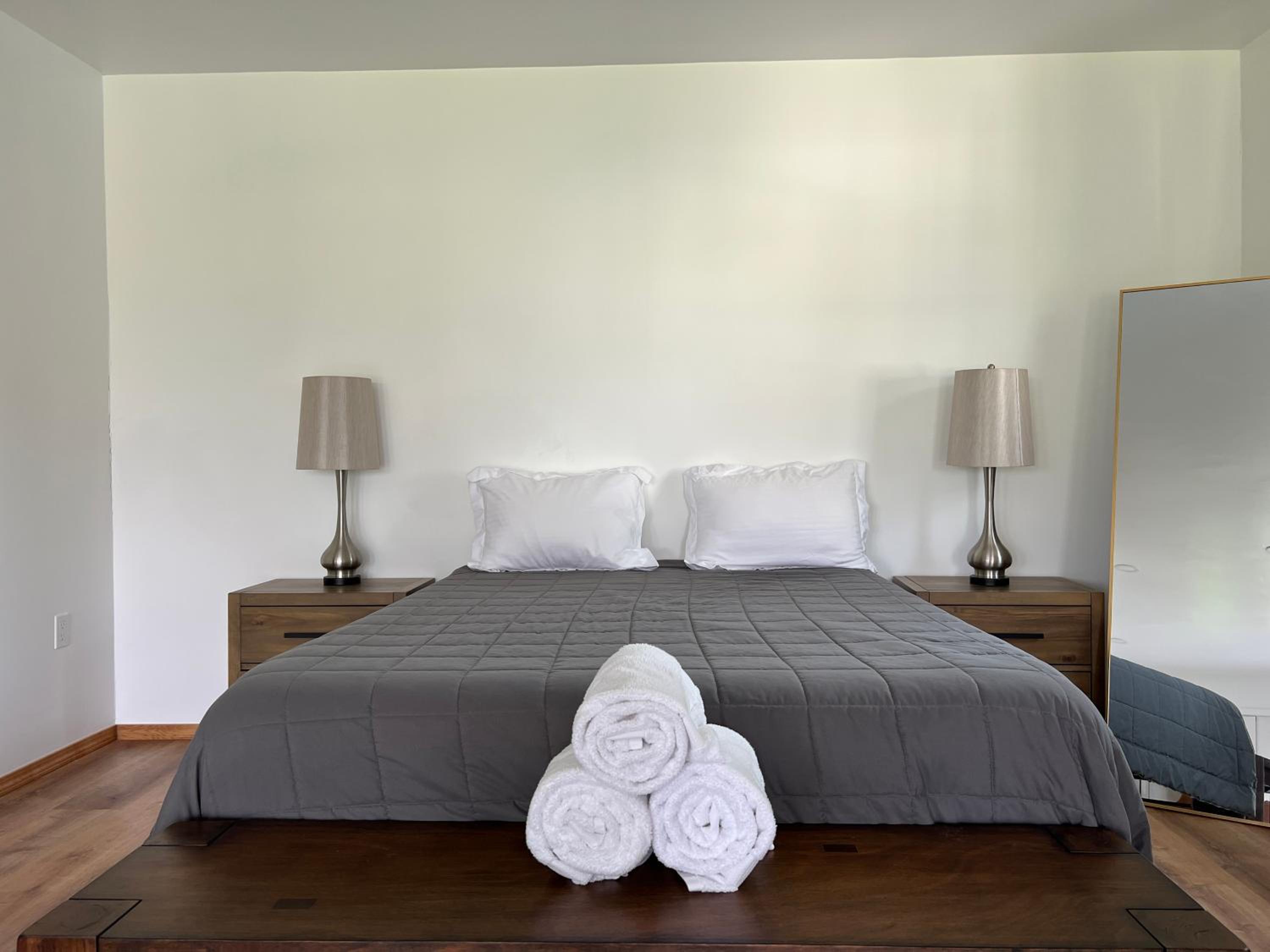One-Bedroom House photo 1