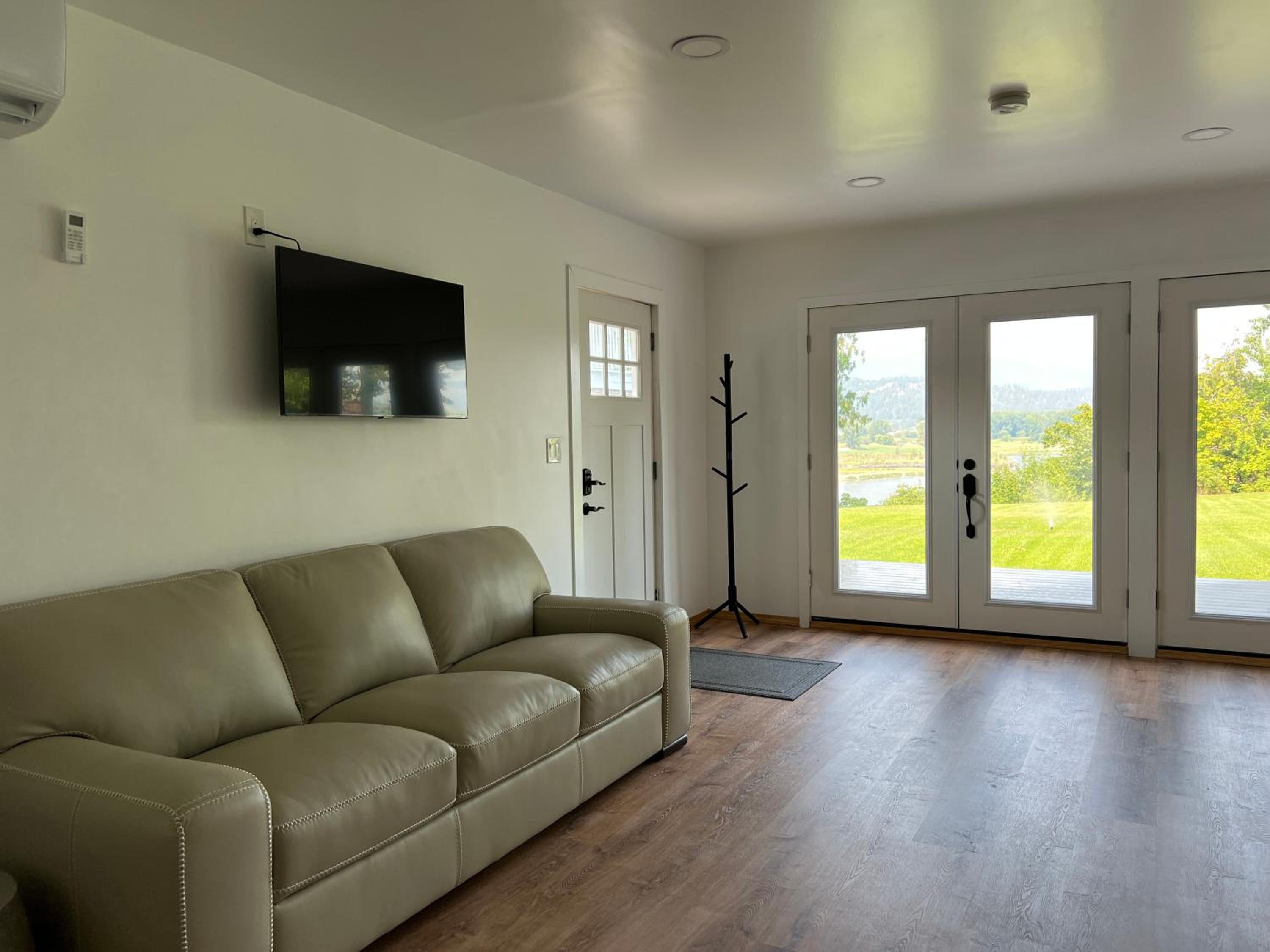 One-Bedroom House photo 3