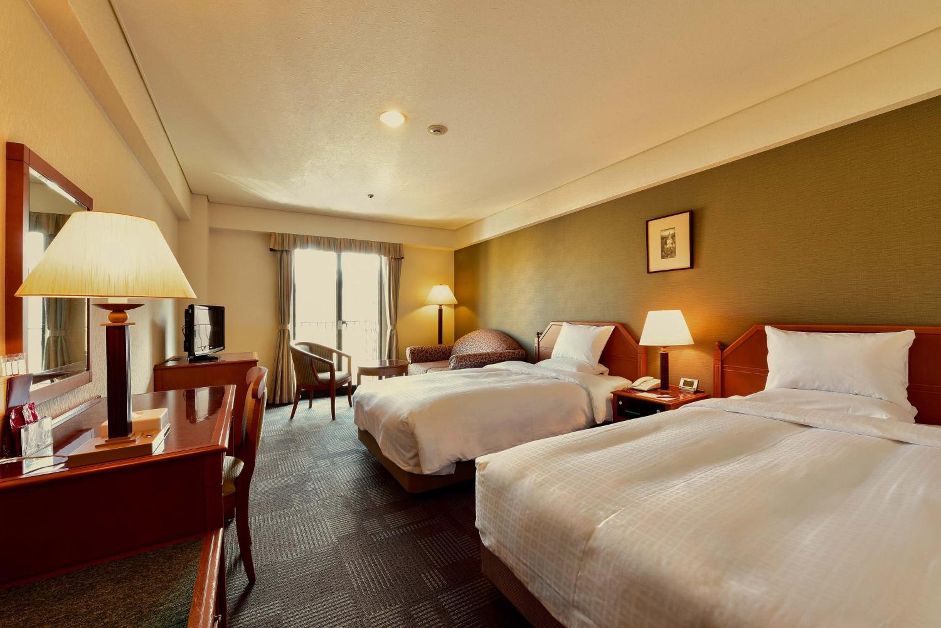 Twin Room with Sofa Bed - Non-Smoking - Photo 2