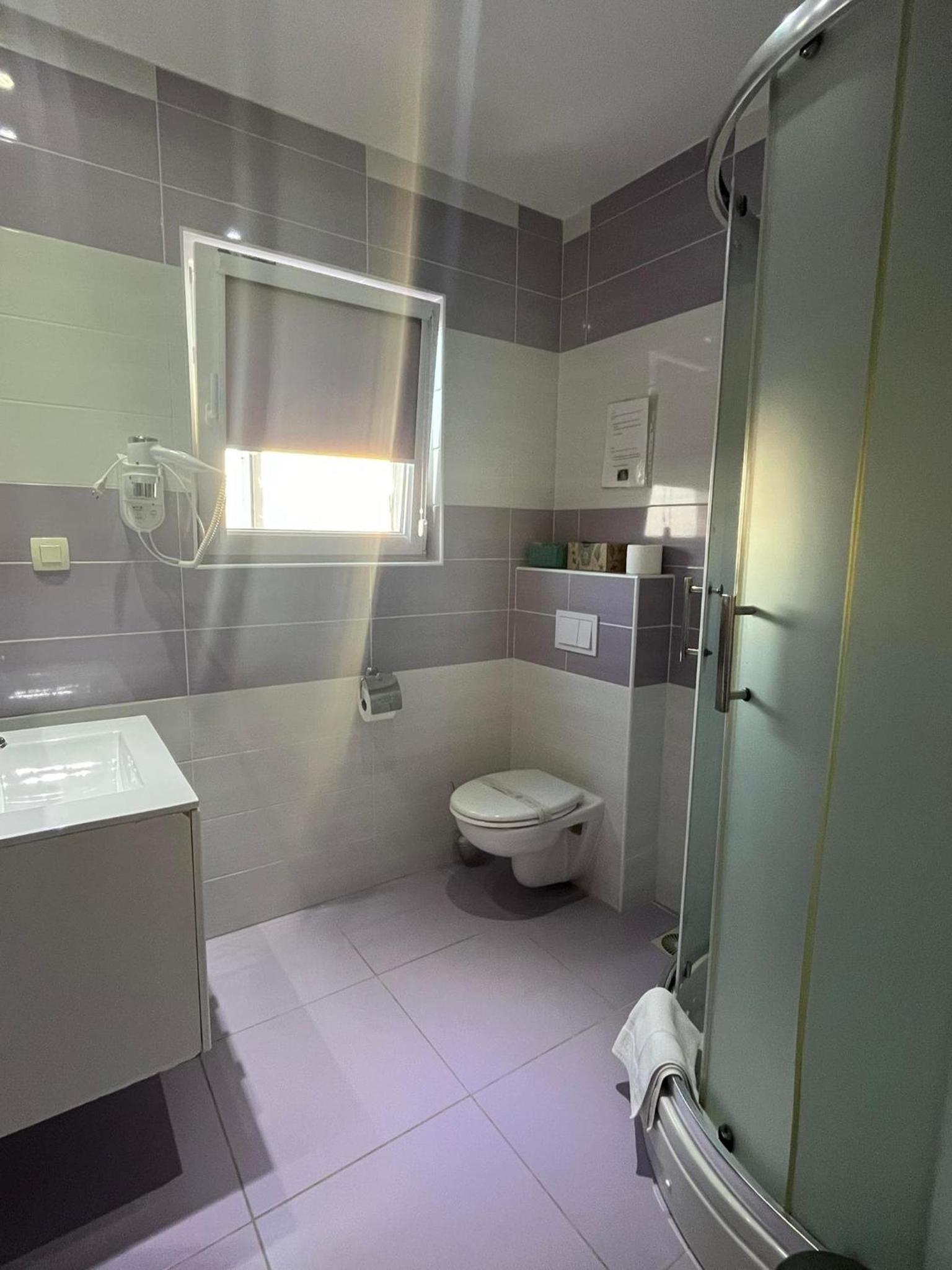 Large Double Room photo 3