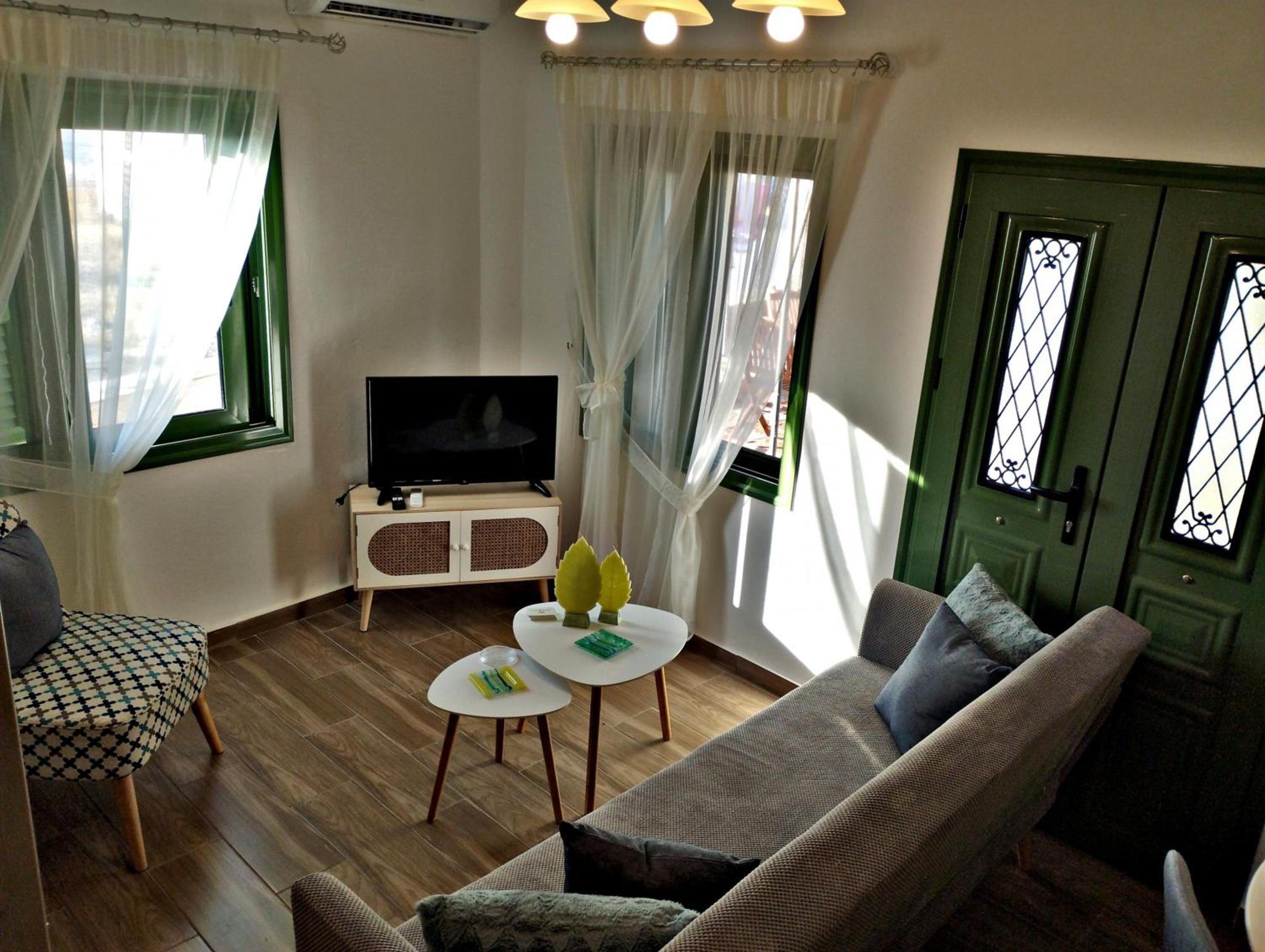 One-Bedroom House photo 2