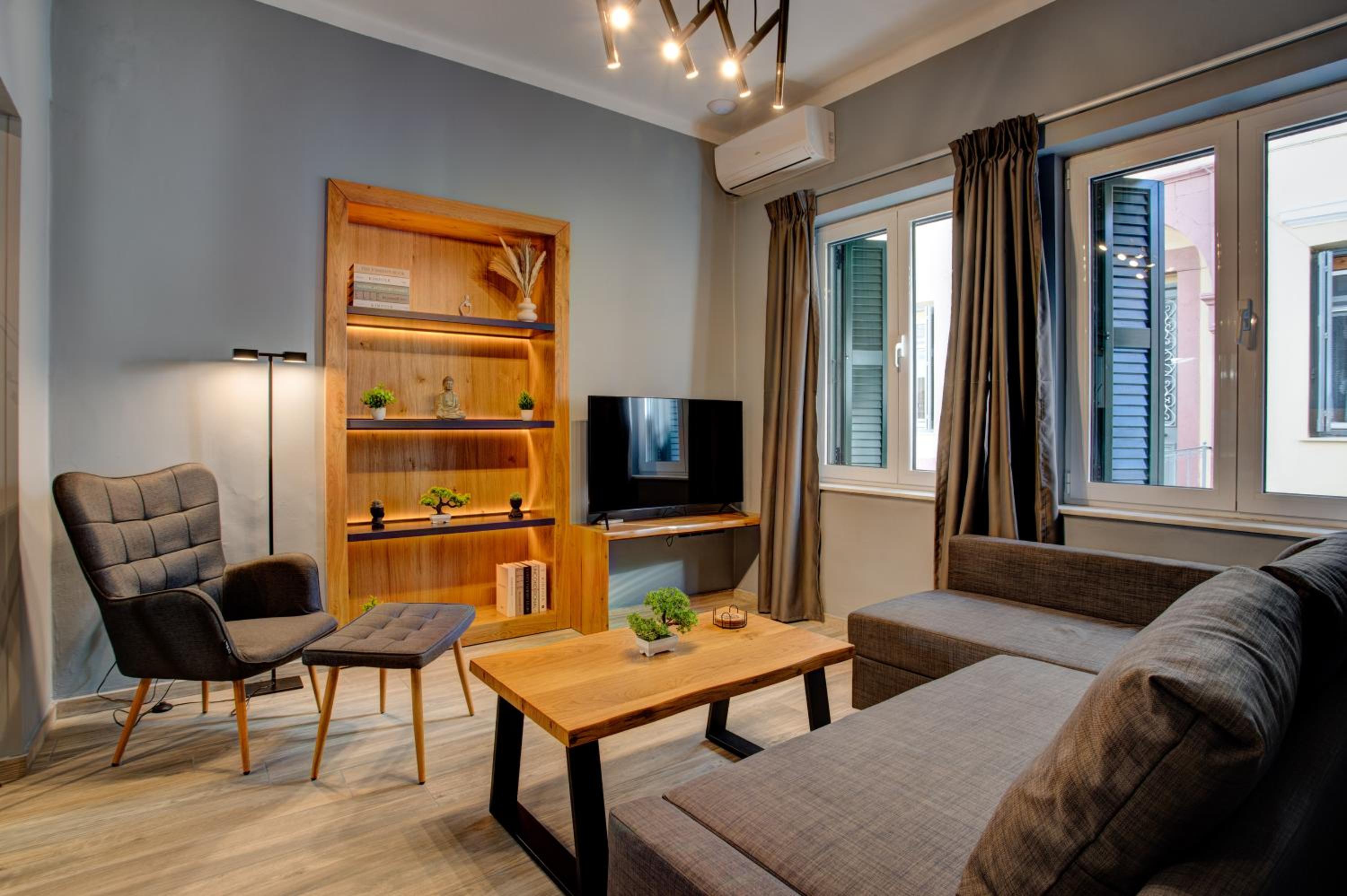 Superior One-Bedroom Apartment