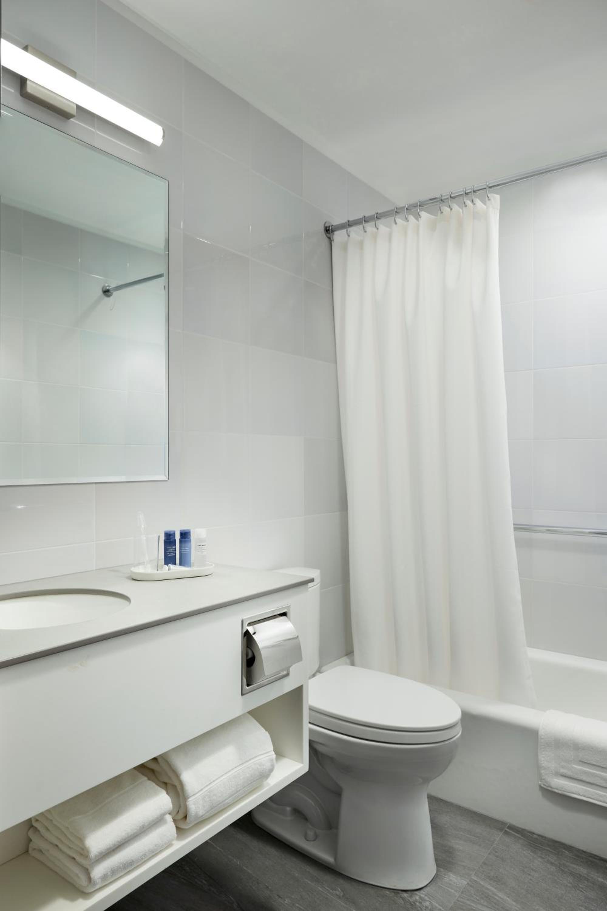 Standard King Room - Photo 3