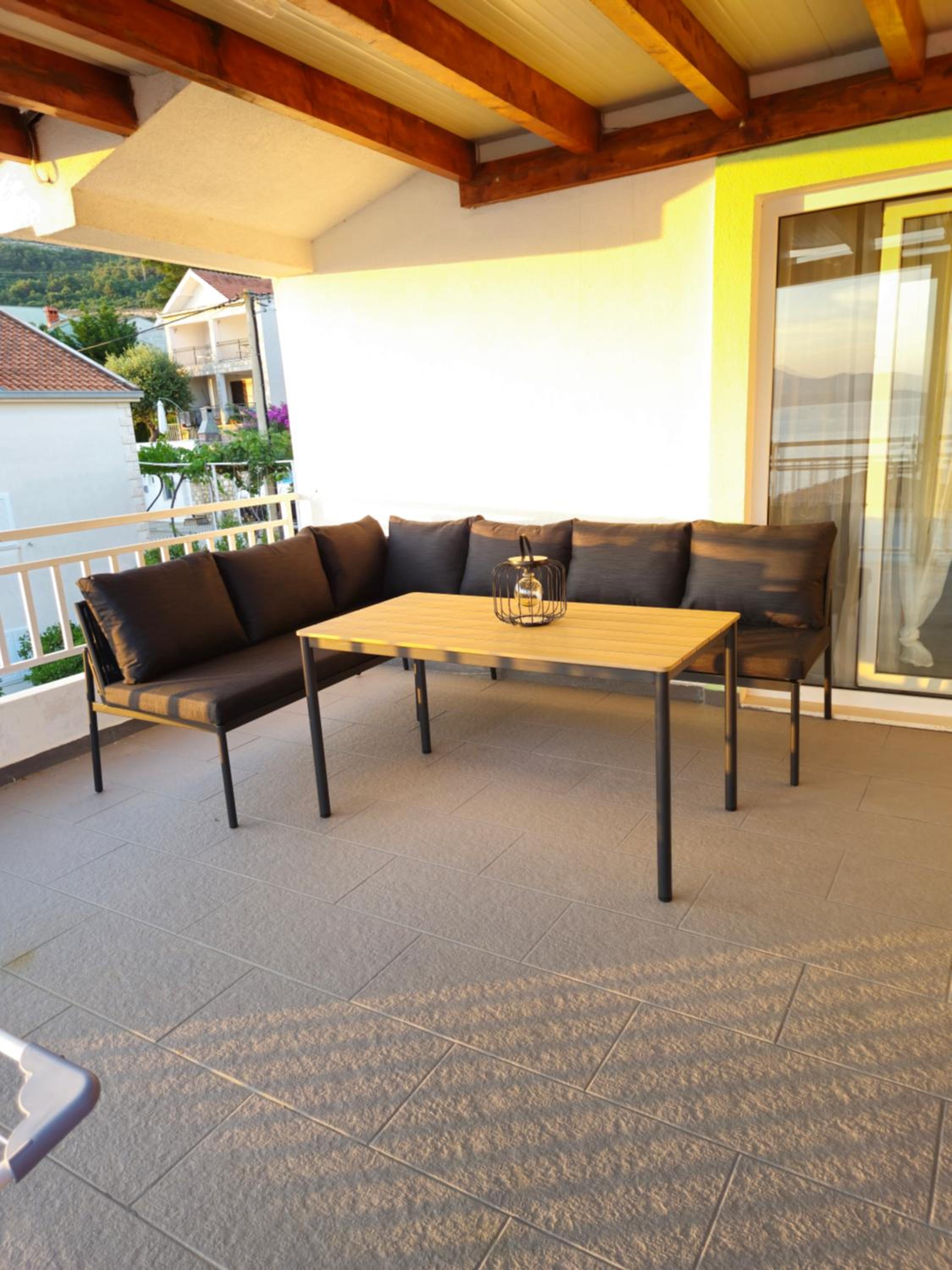 Apartment with Sea View - Photo 8