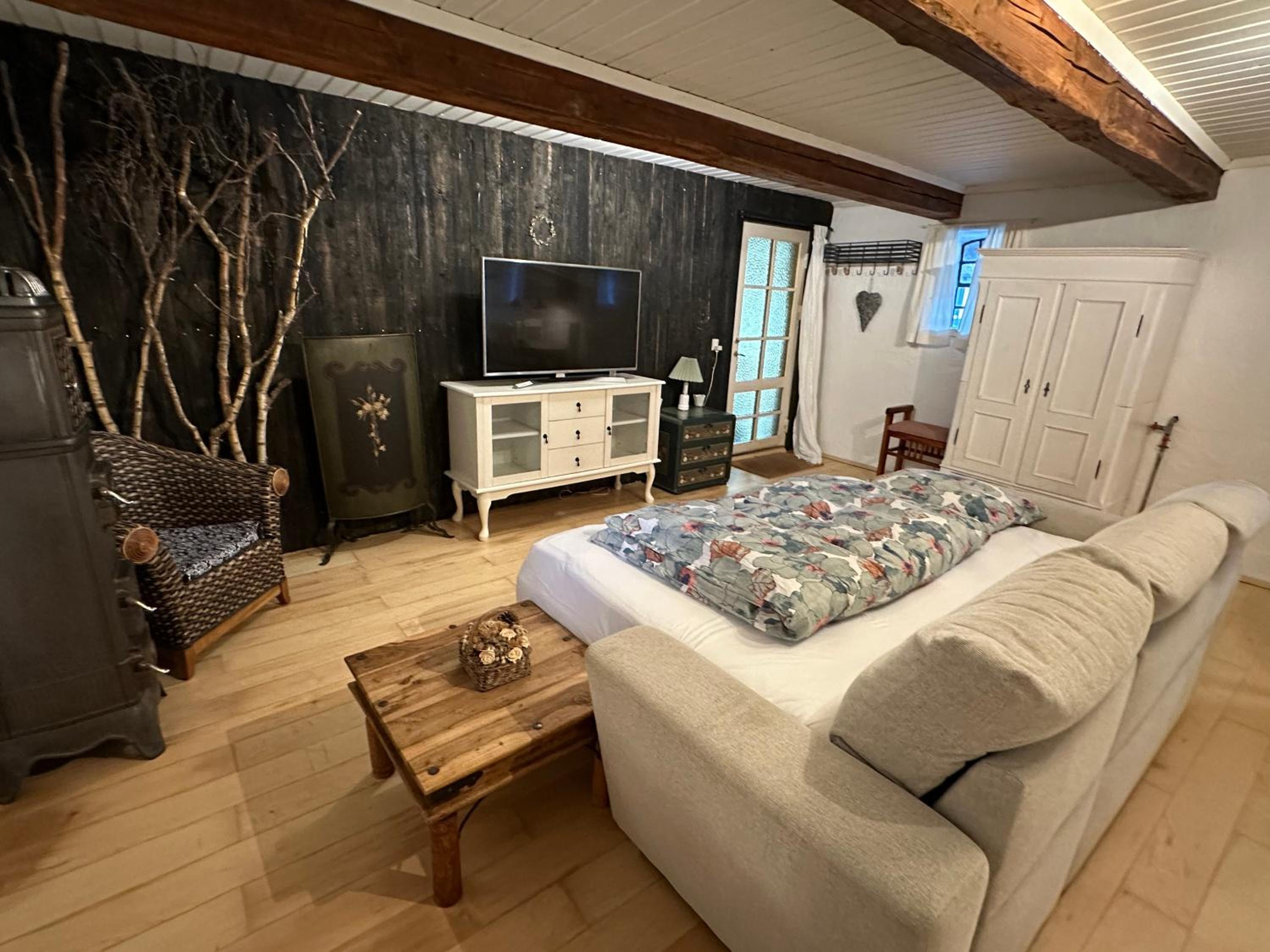 Quadruple Room with Private Bathroom photo 3