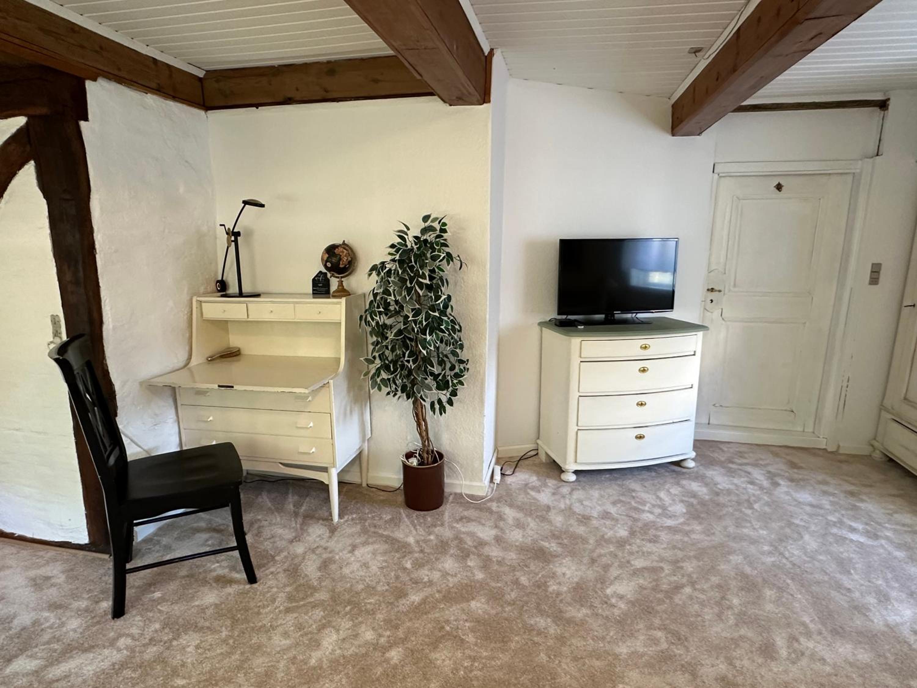 Quadruple Room with Shared Bathroom photo 3