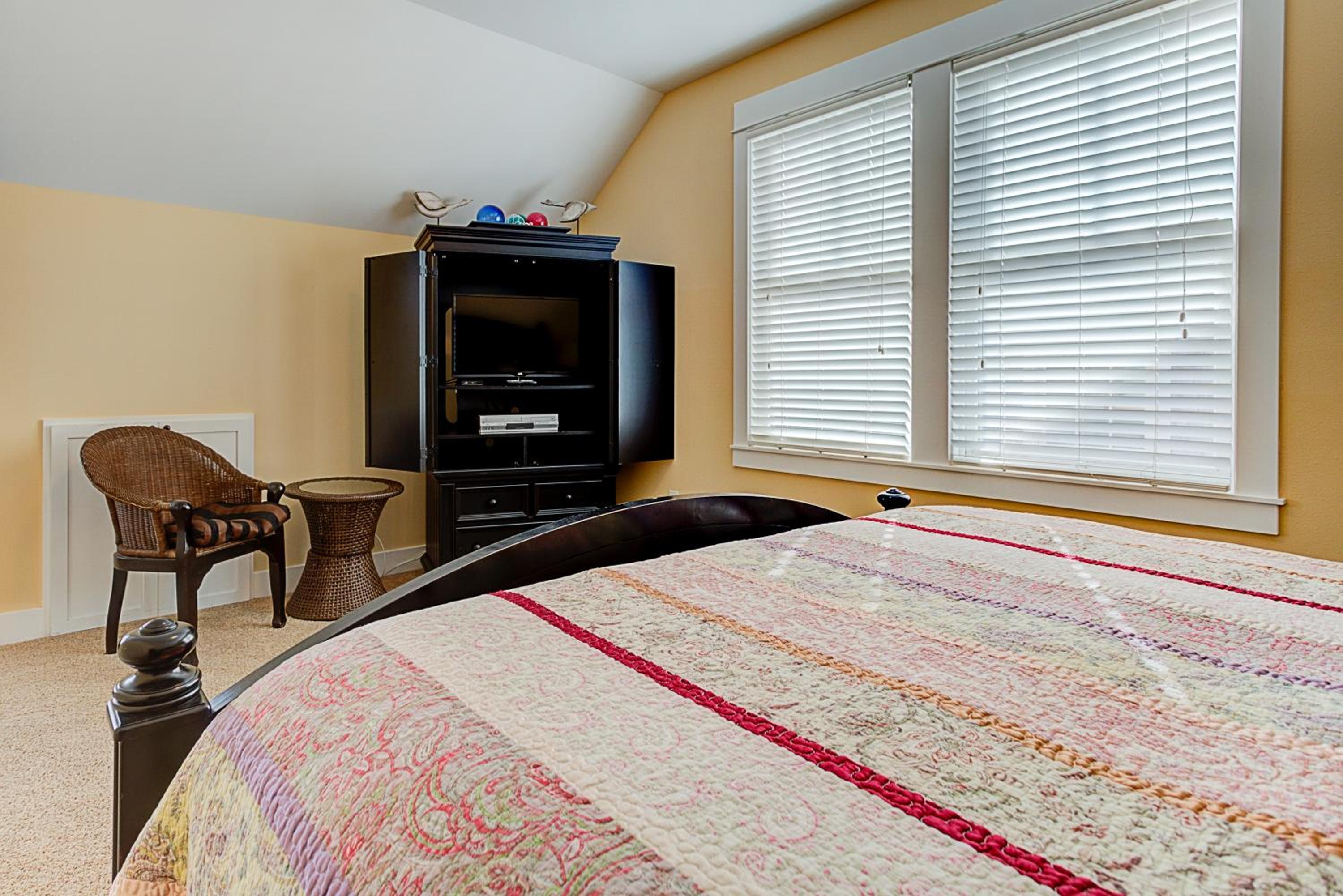 Four-Bedroom House photo 2