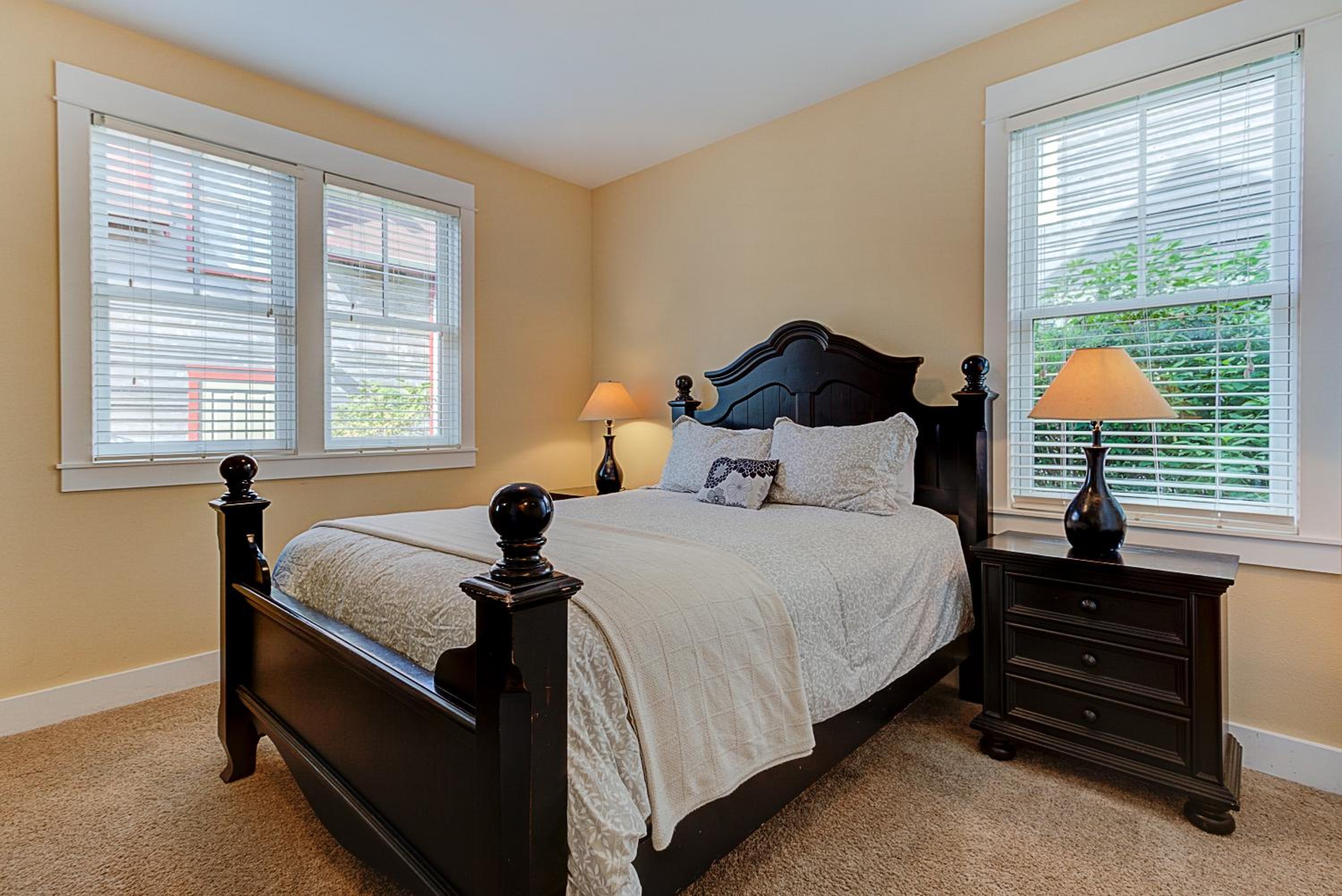 Four-Bedroom House photo 3