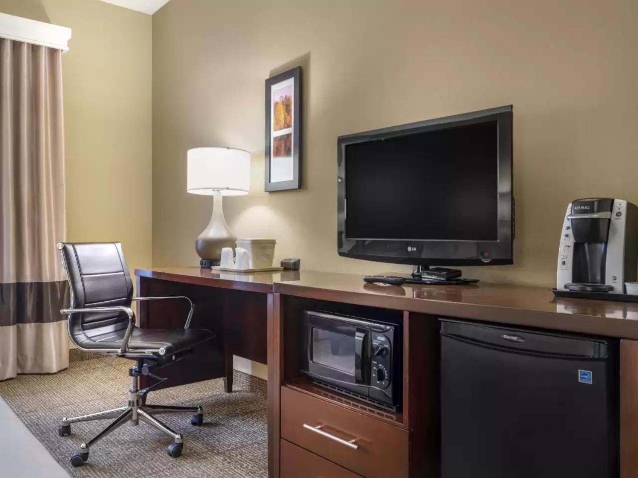 King Room - Disability Access/Non-Smoking - Photo 4