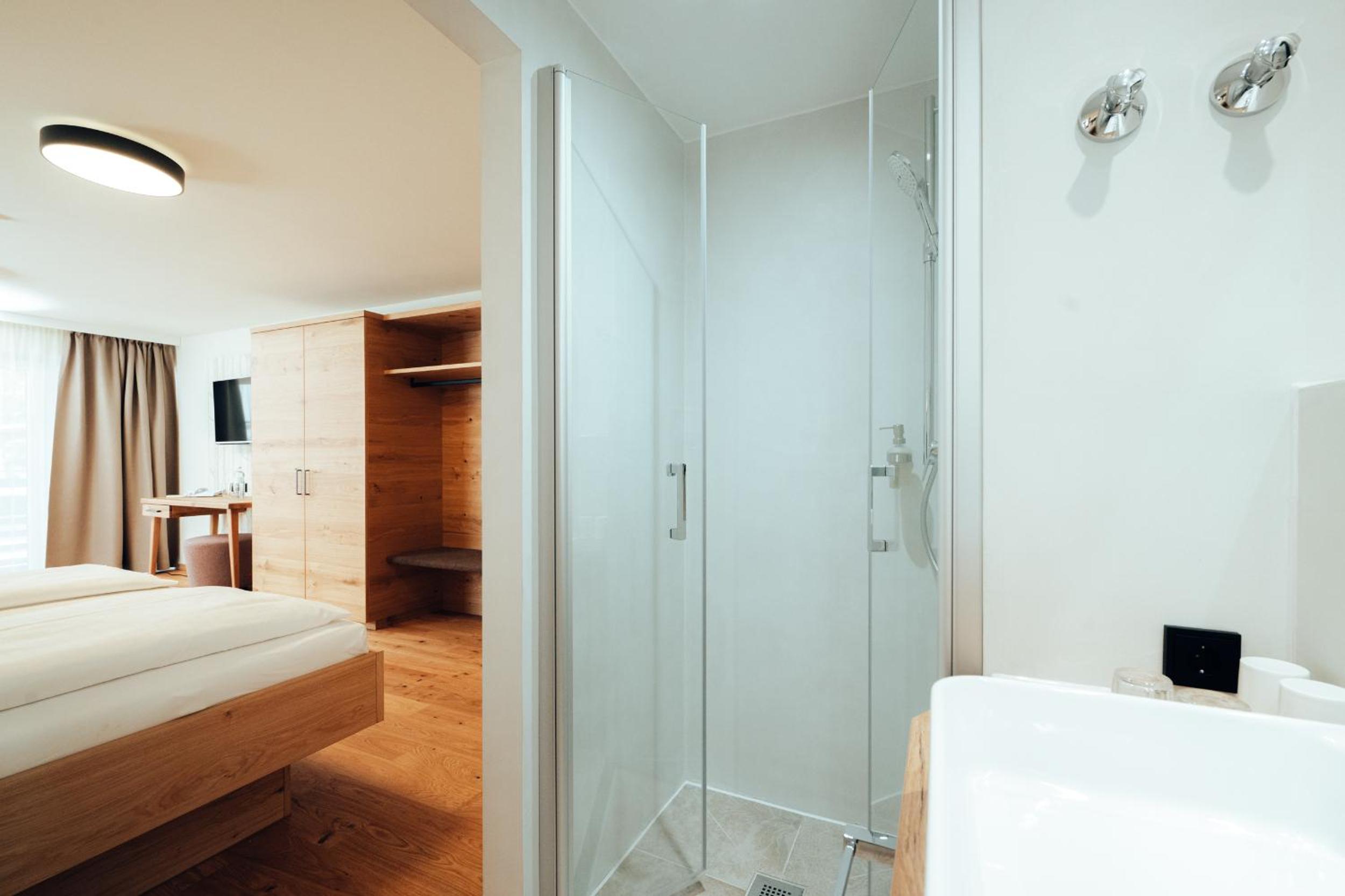 Superior Double Room with Balcony - Photo 3