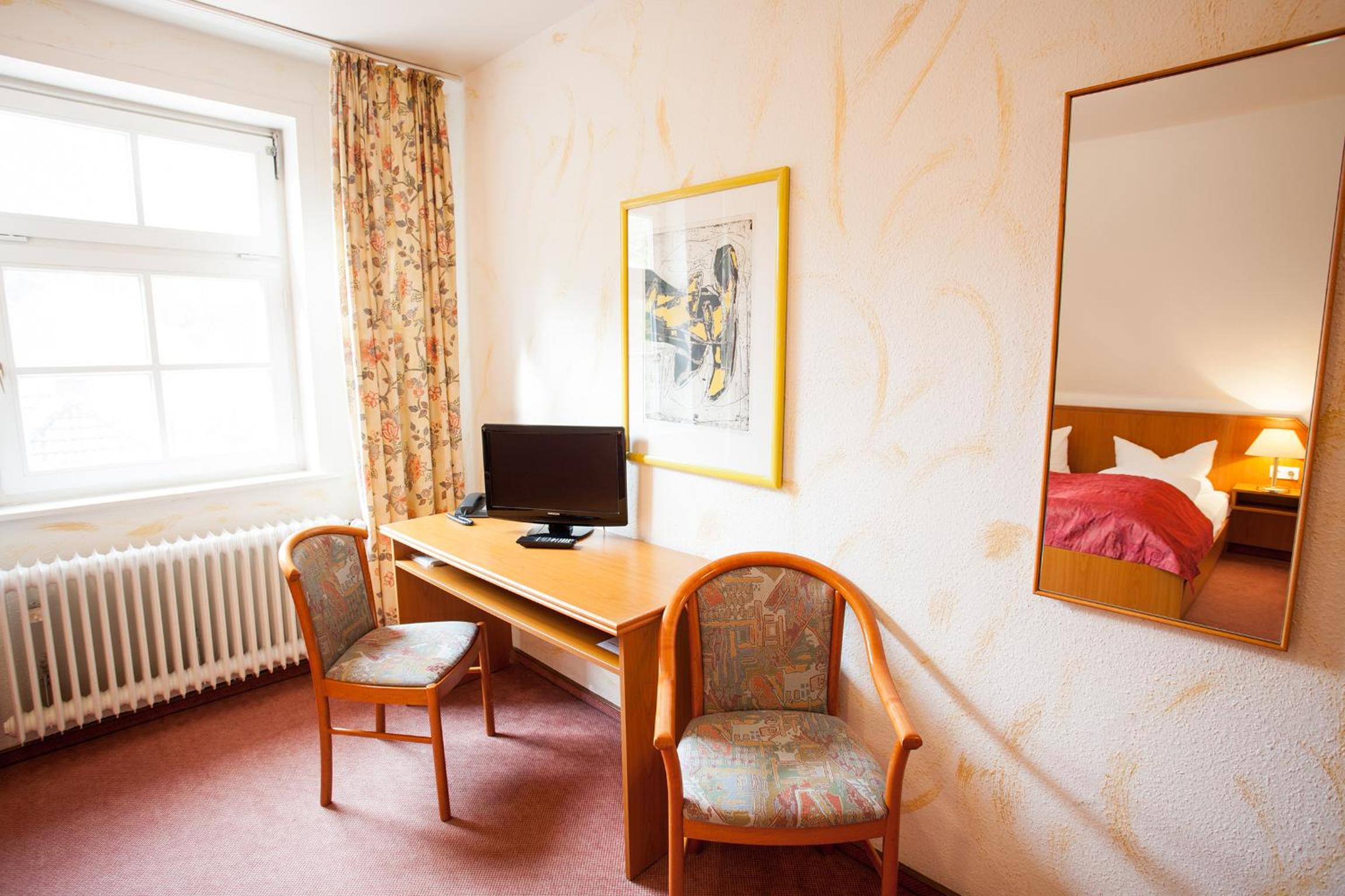 Economy Single Room with Shared Bathroom and Toilet photo 2