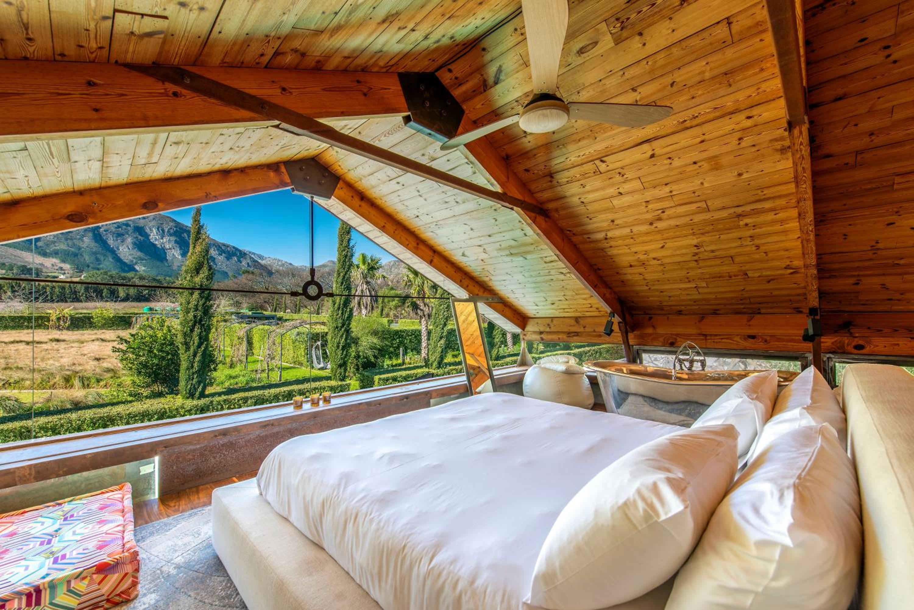 Pool Barn Retreat photo 1